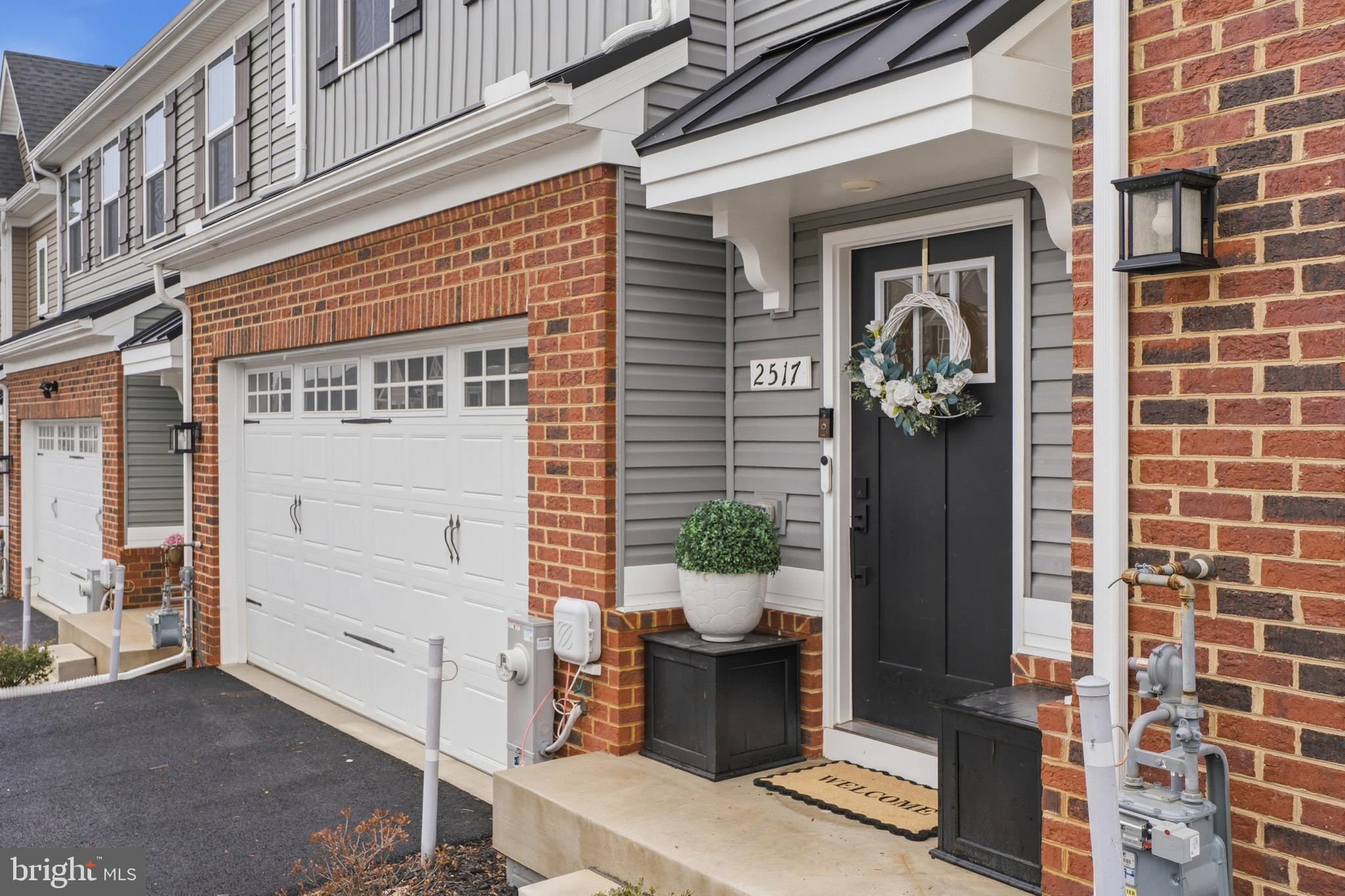 JAMES RUN CARRIAGE HOMES - Residential