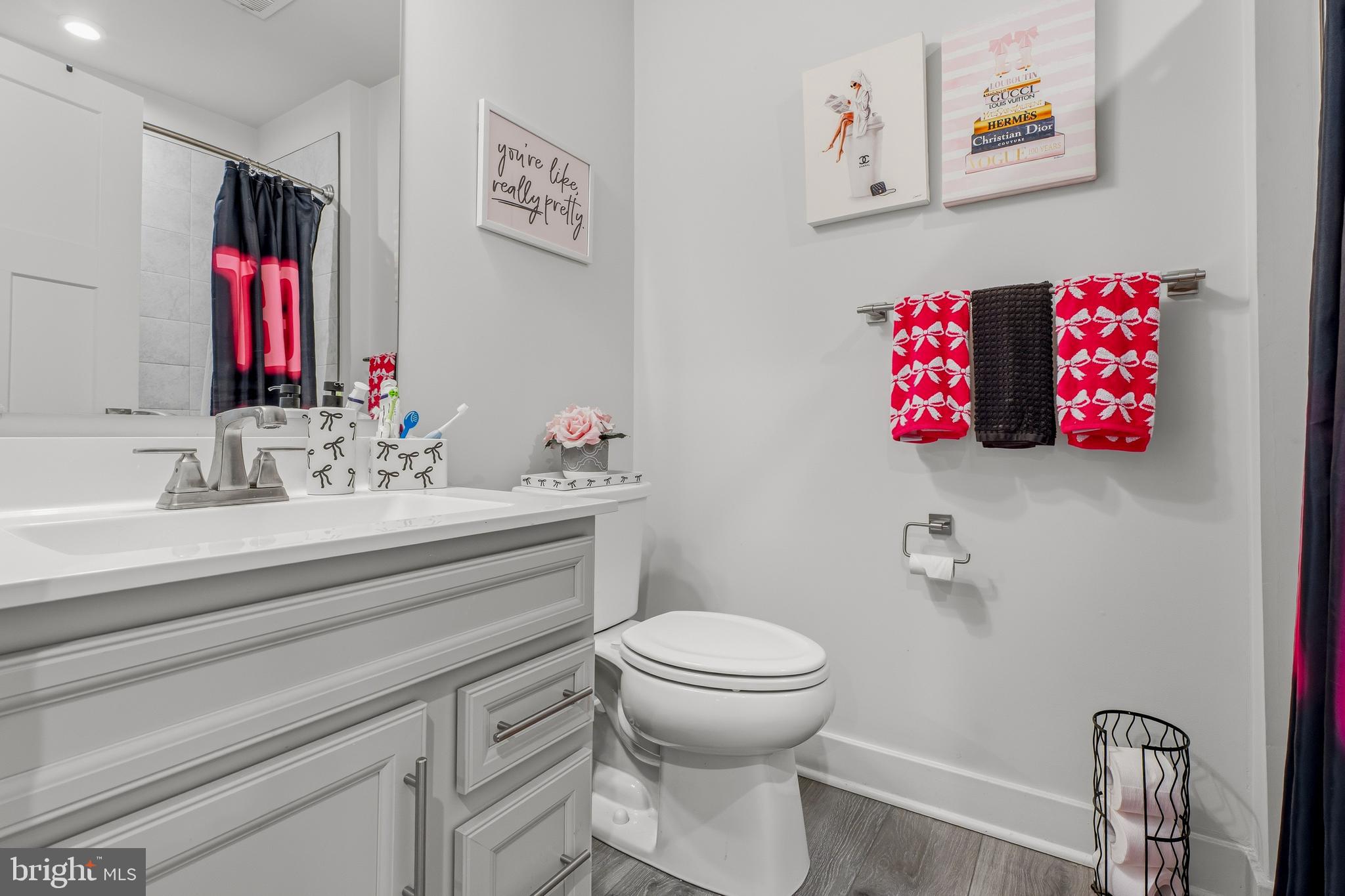 JAMES RUN CARRIAGE HOMES - Residential