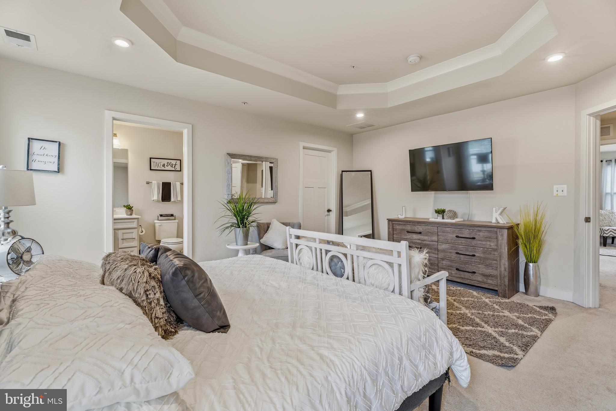 JAMES RUN CARRIAGE HOMES - Residential