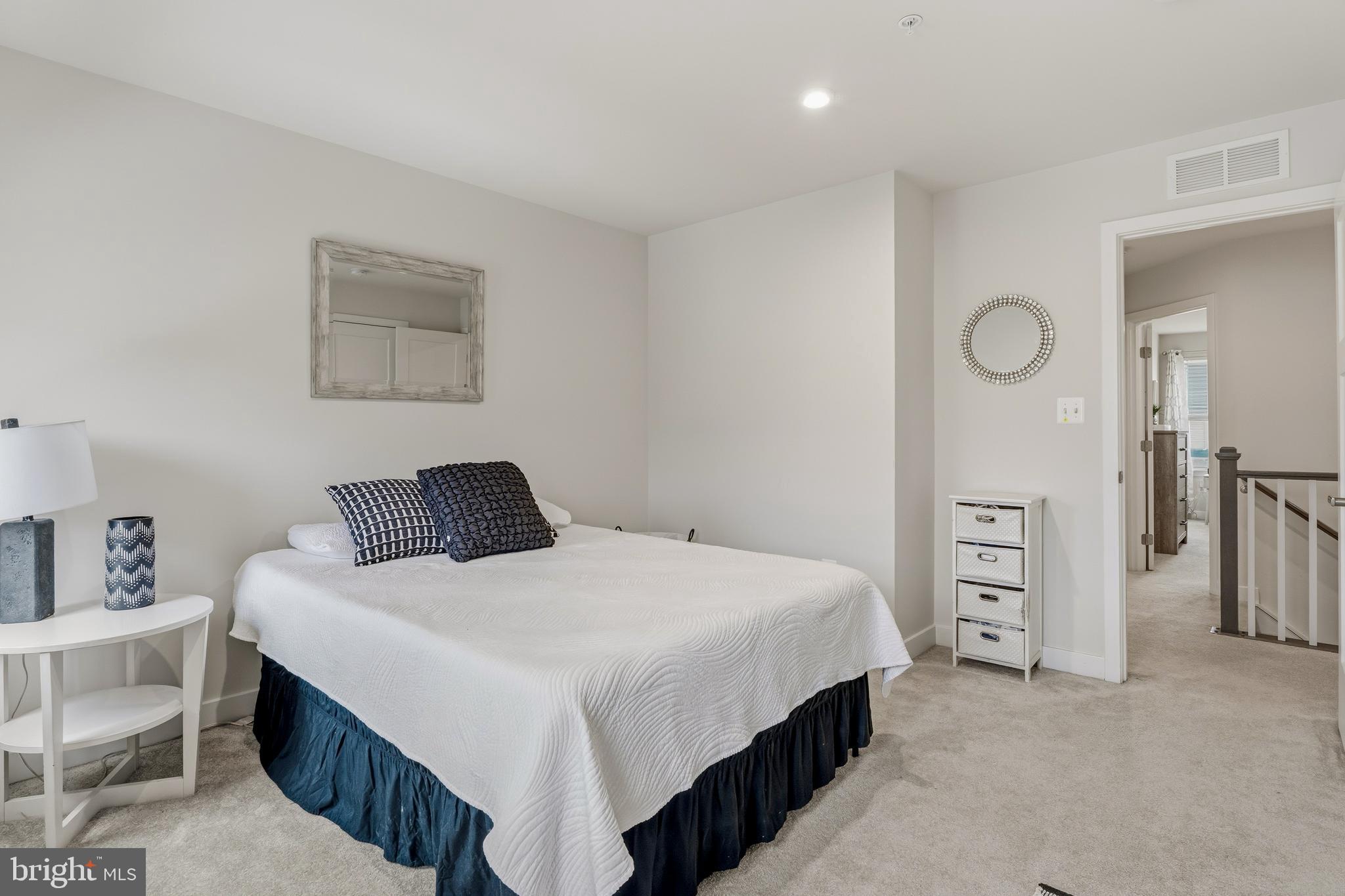 JAMES RUN CARRIAGE HOMES - Residential