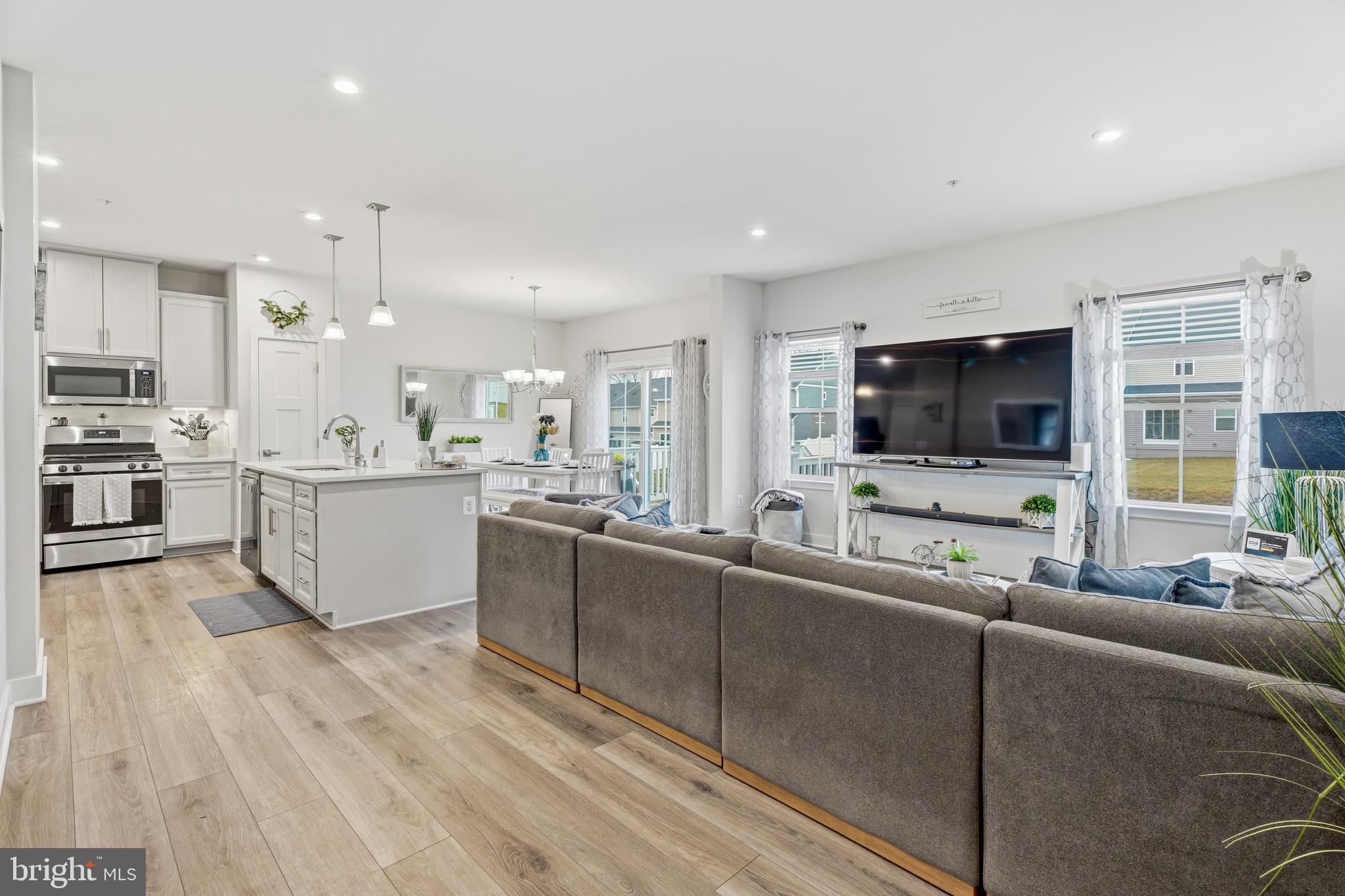 JAMES RUN CARRIAGE HOMES - Residential