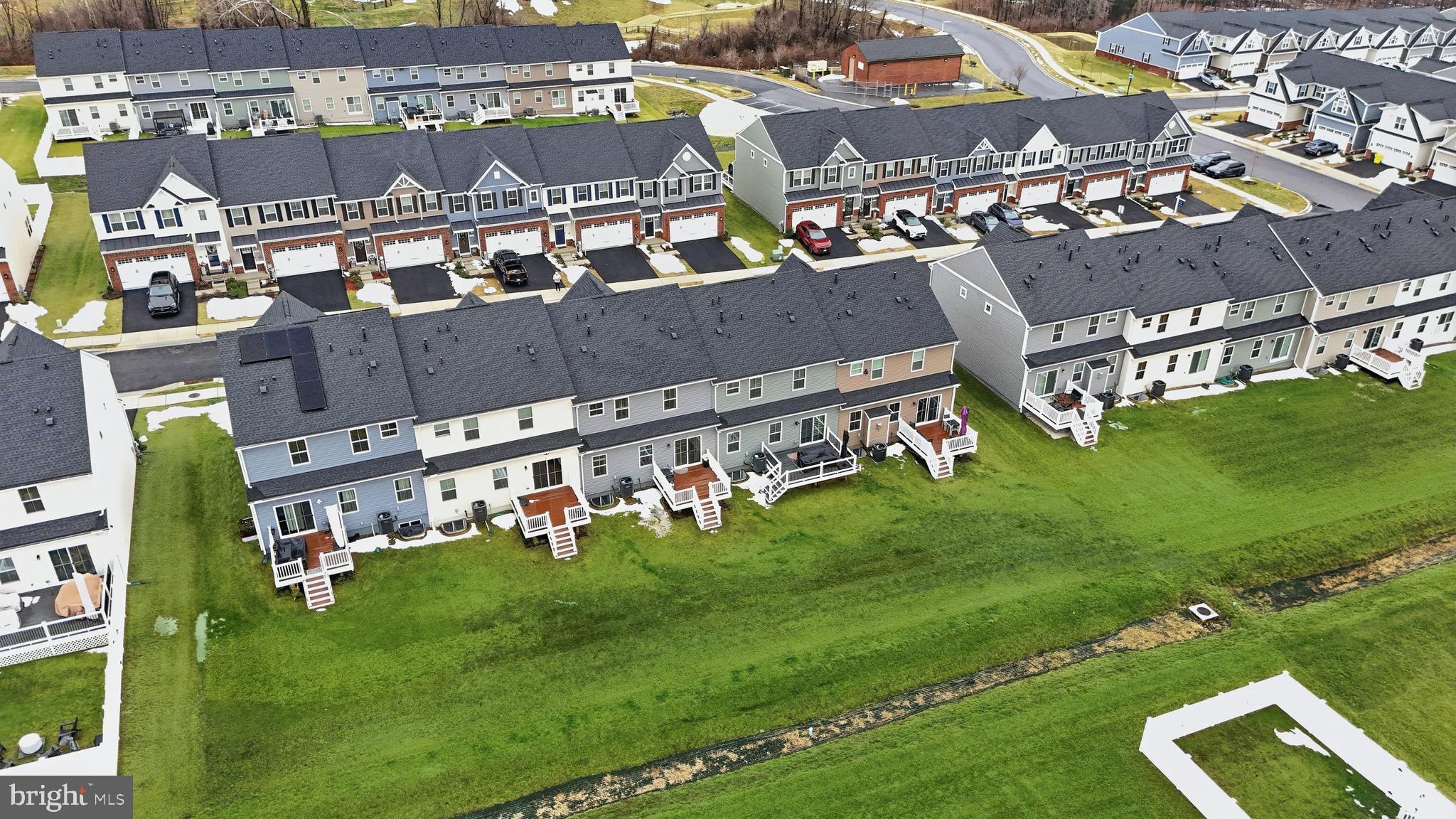 JAMES RUN CARRIAGE HOMES - Residential