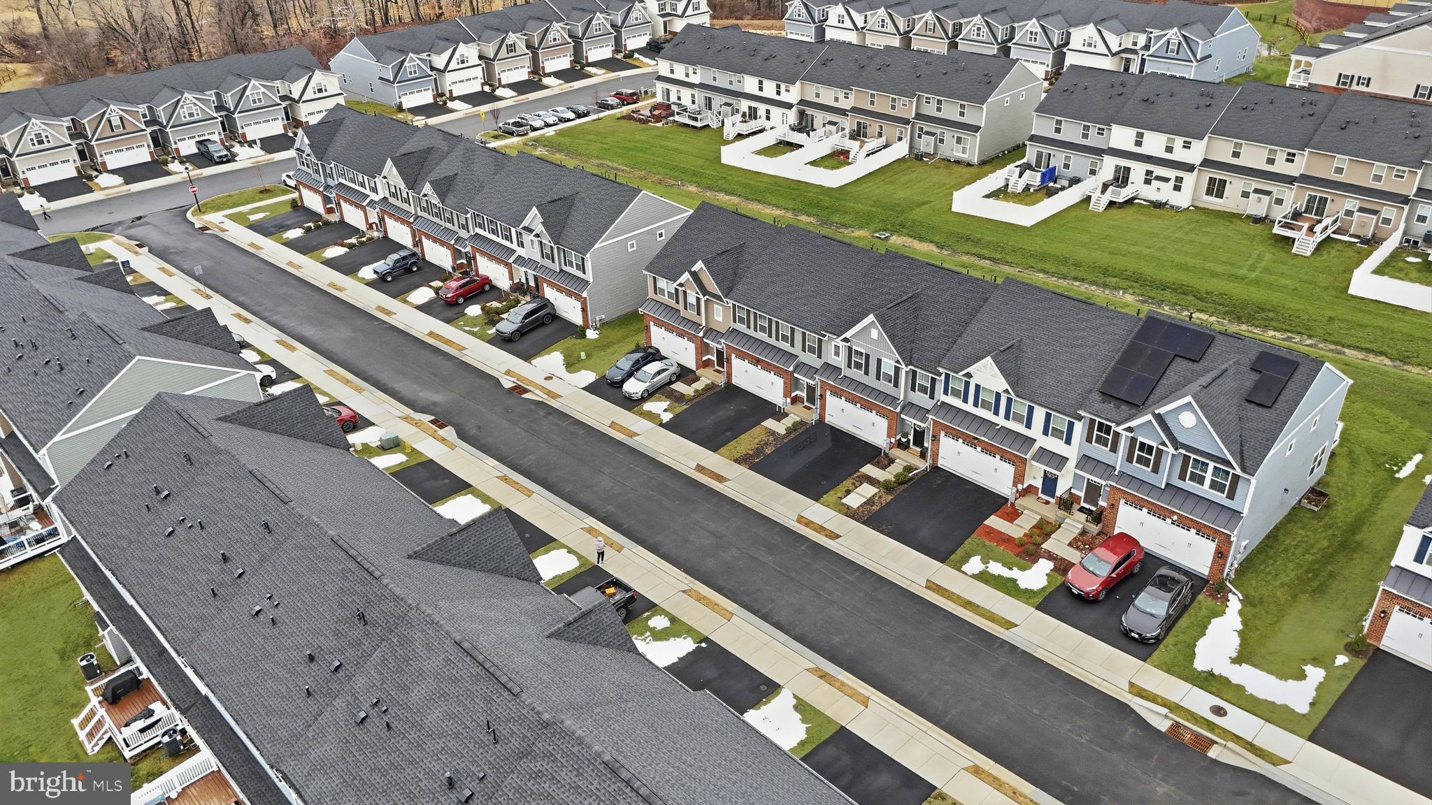 JAMES RUN CARRIAGE HOMES - Residential