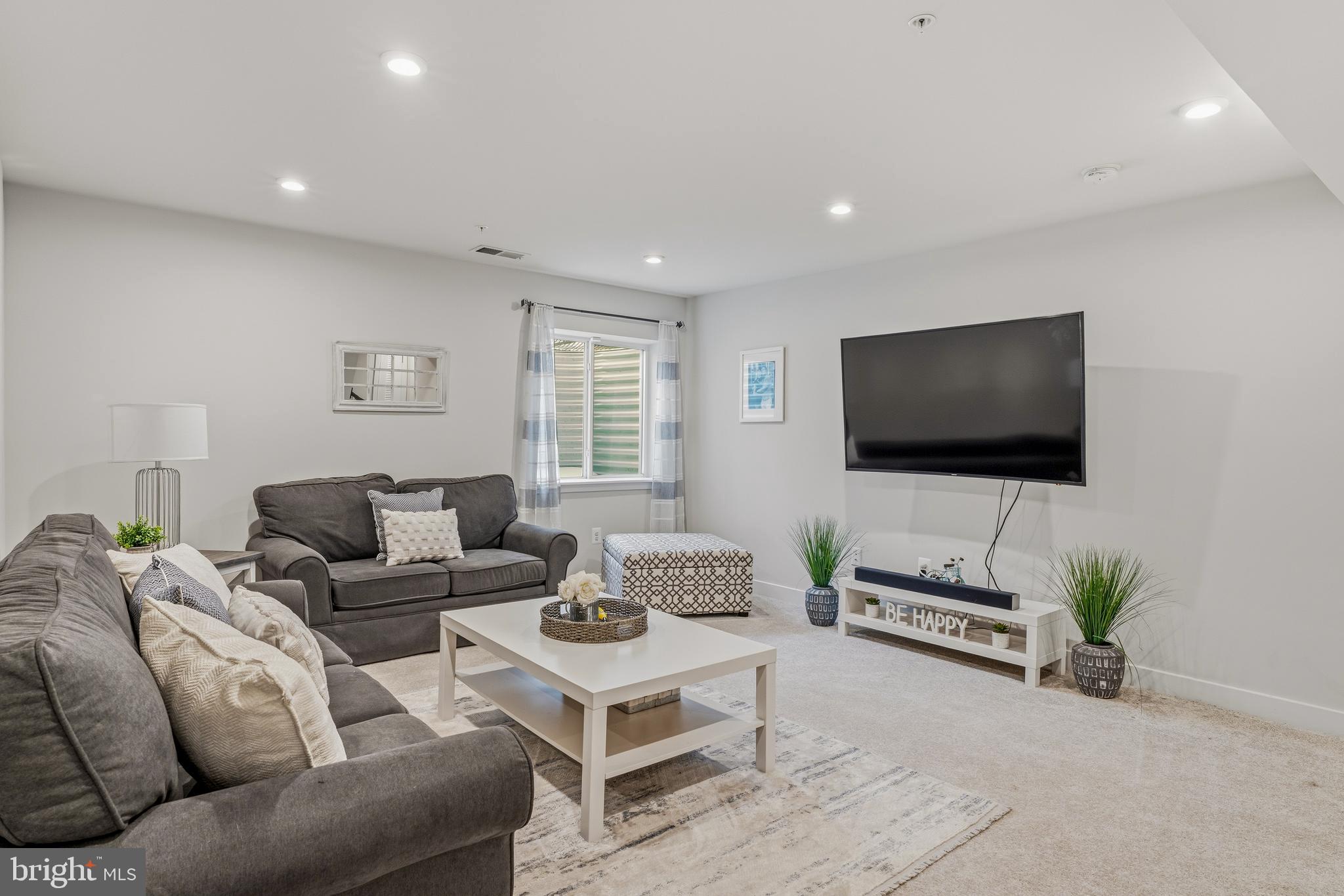 JAMES RUN CARRIAGE HOMES - Residential