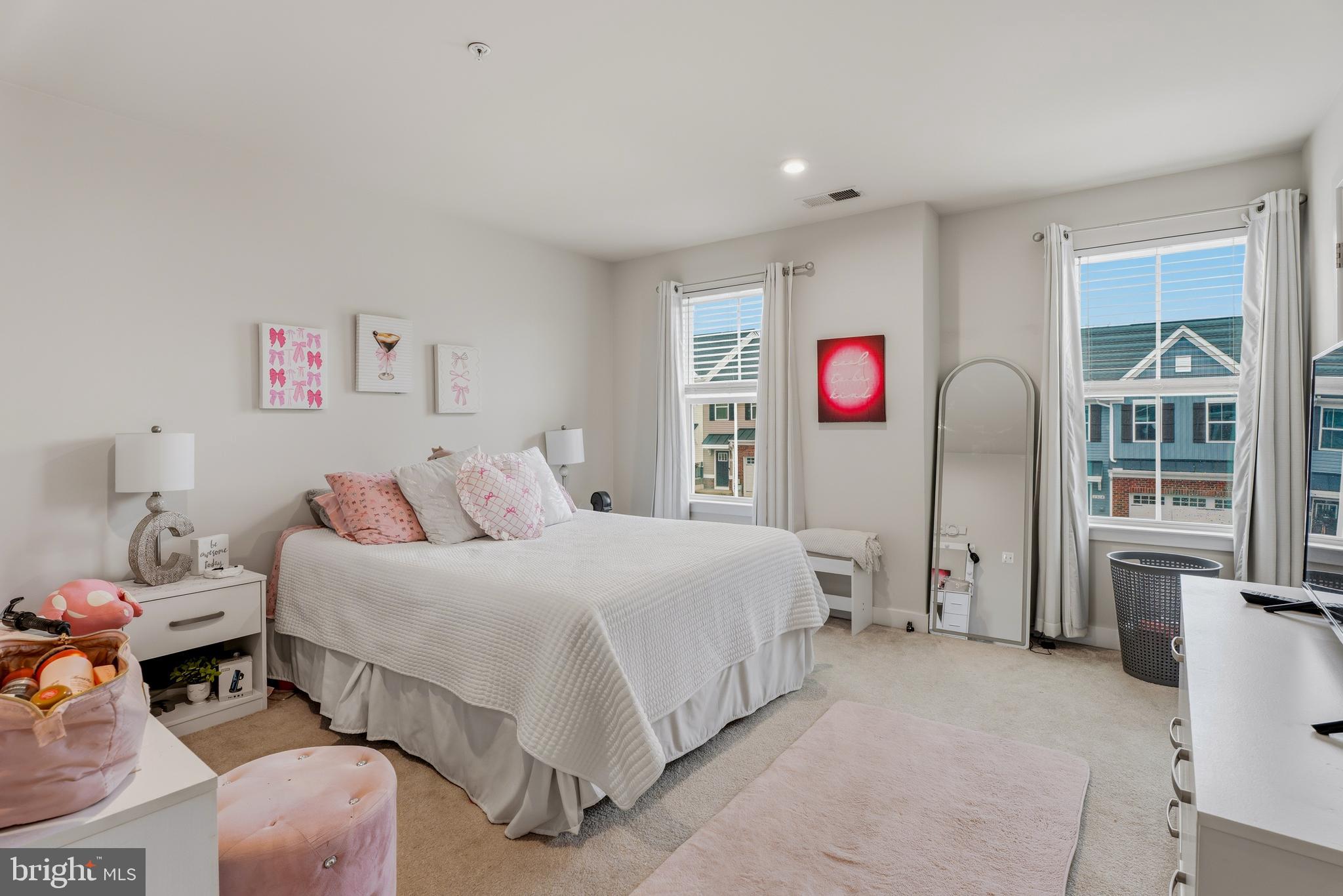 JAMES RUN CARRIAGE HOMES - Residential