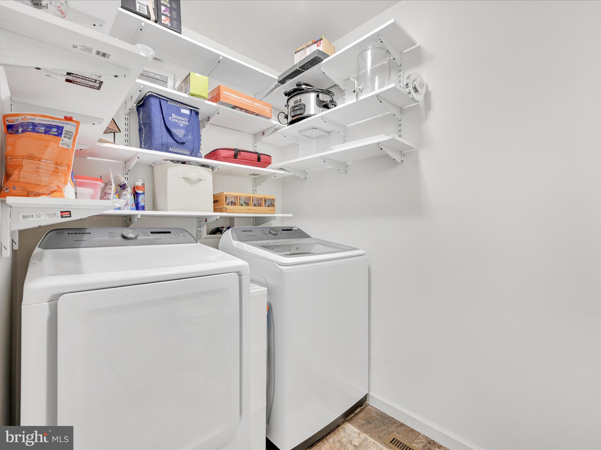 SUNNYSIDE - Residential