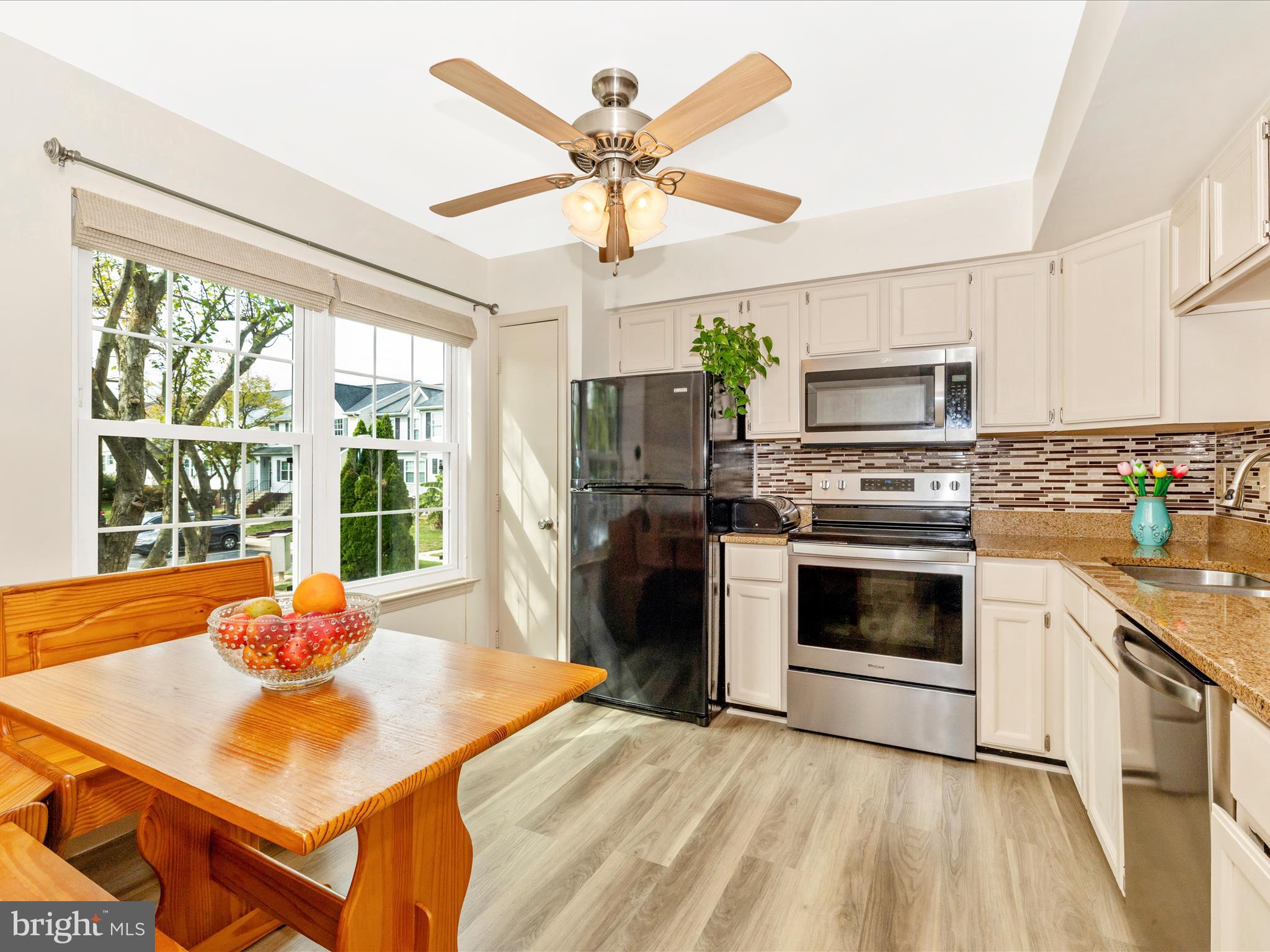 ROBIN MEADOWS - Residential