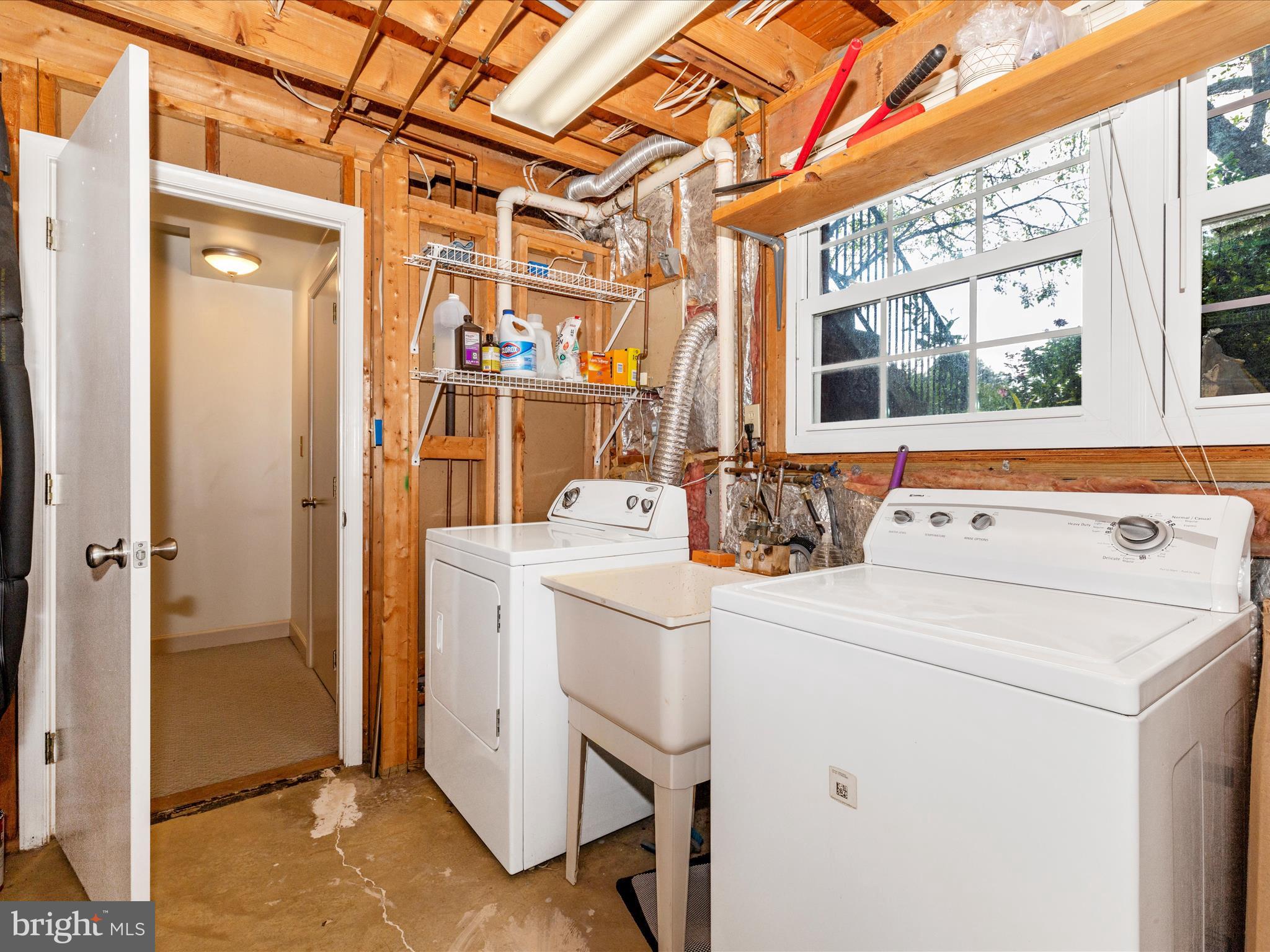 ROBIN MEADOWS - Residential