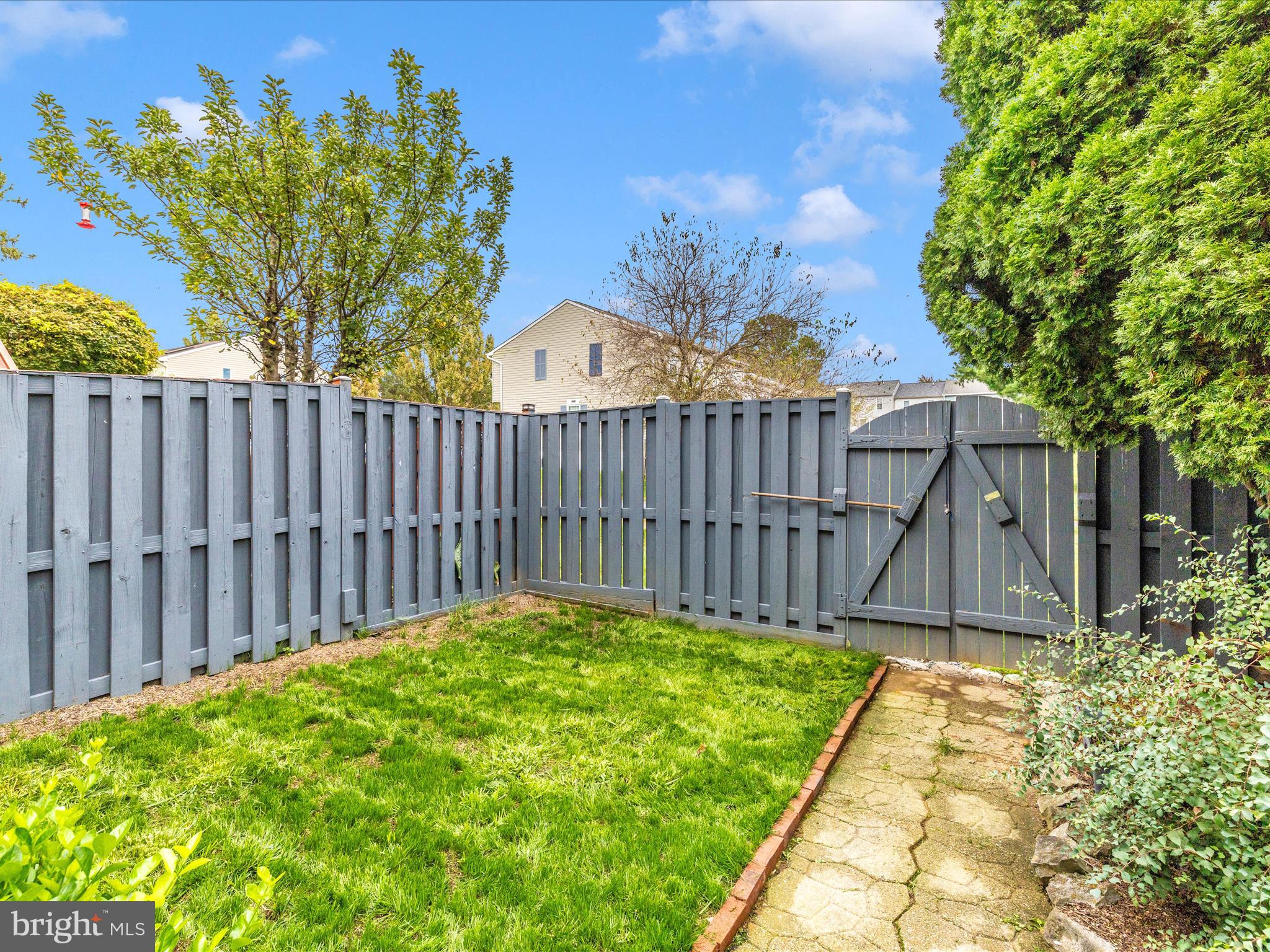 ROBIN MEADOWS - Residential