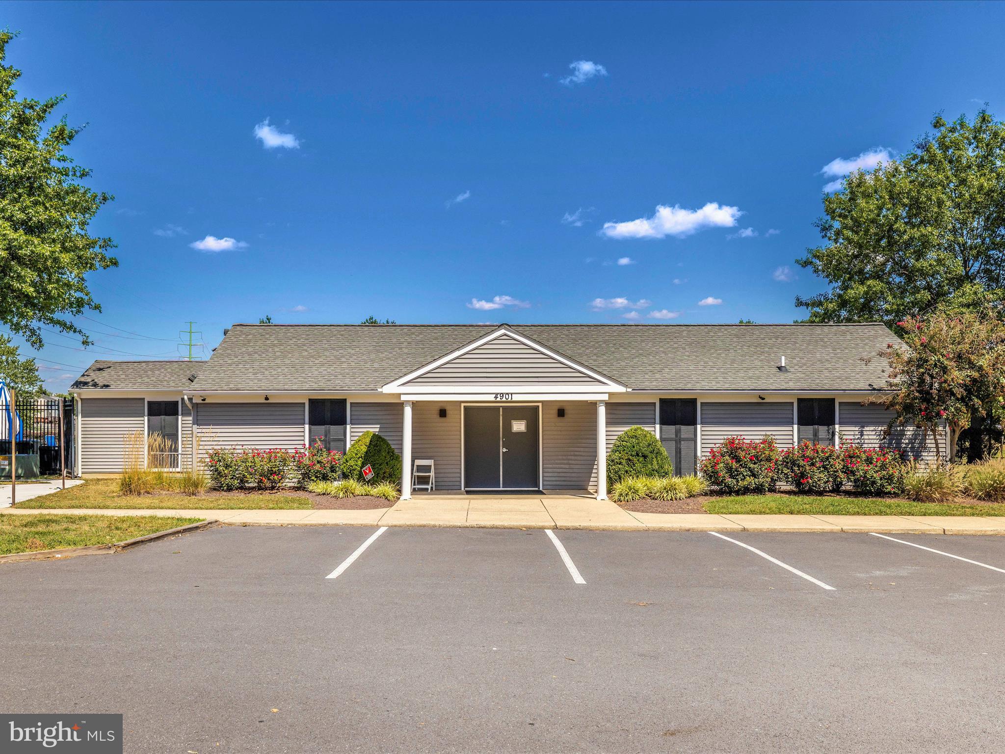 ROBIN MEADOWS - Residential