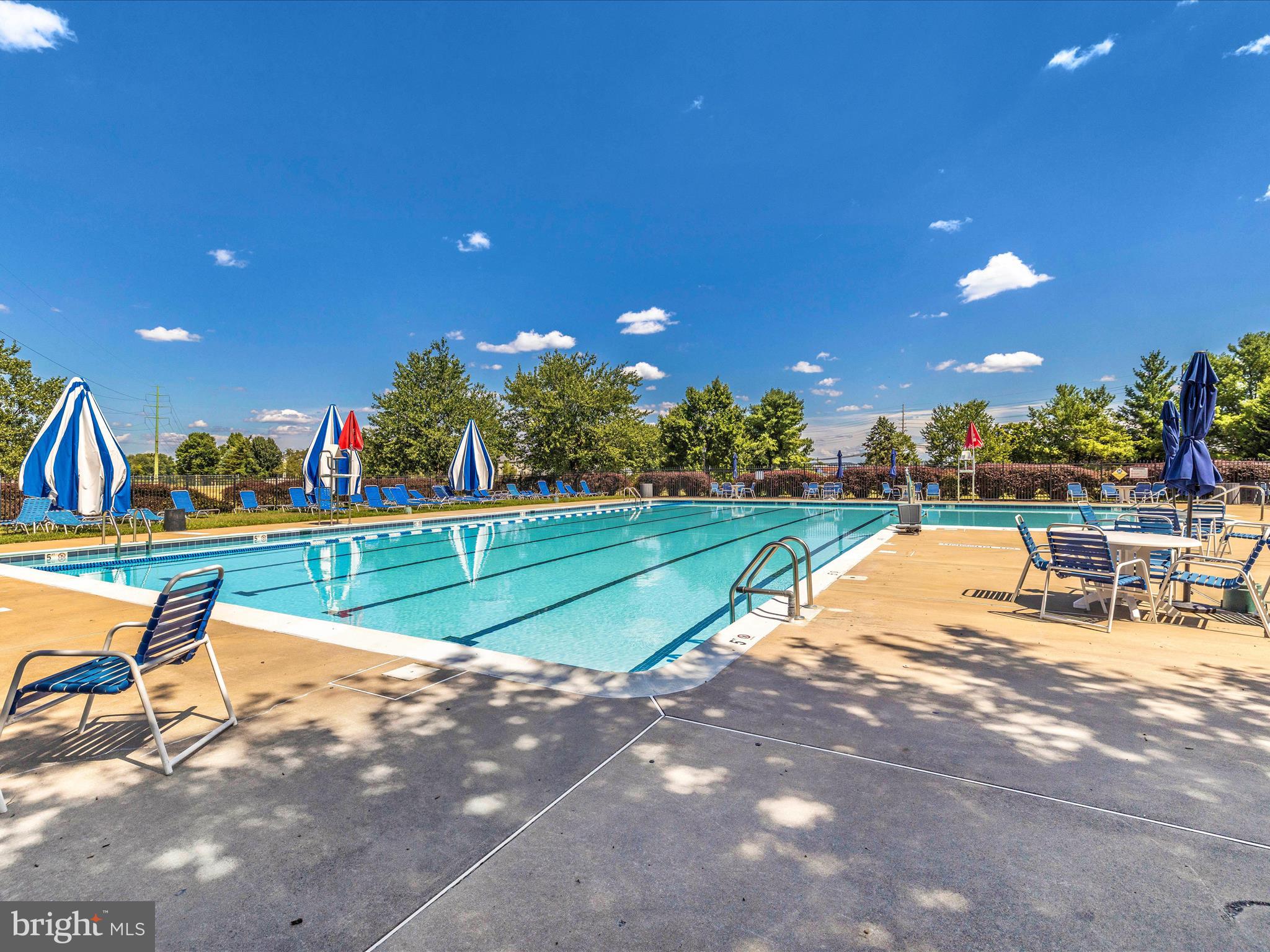 ROBIN MEADOWS - Residential