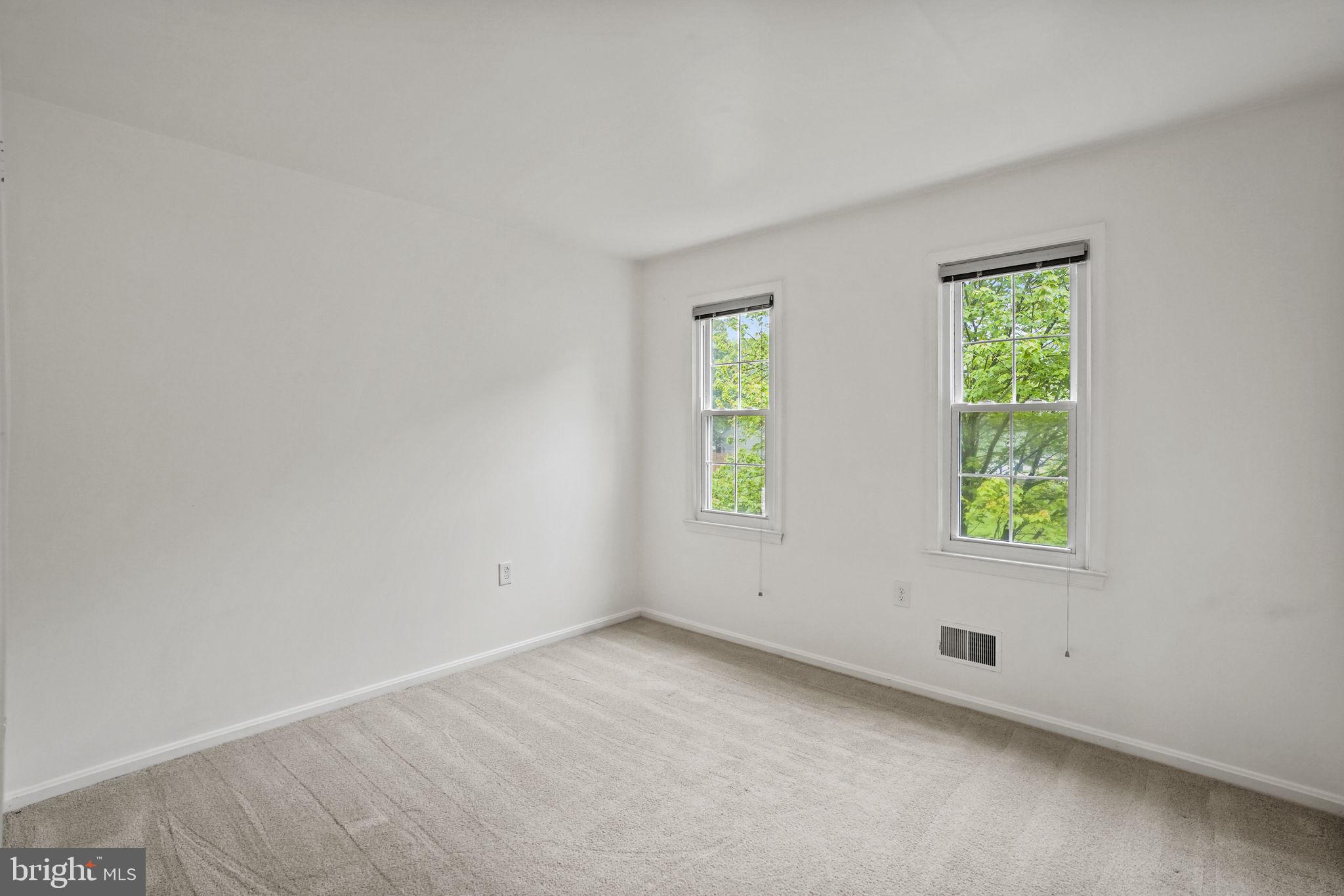 BURKE STATION SQUARE - Residential Lease