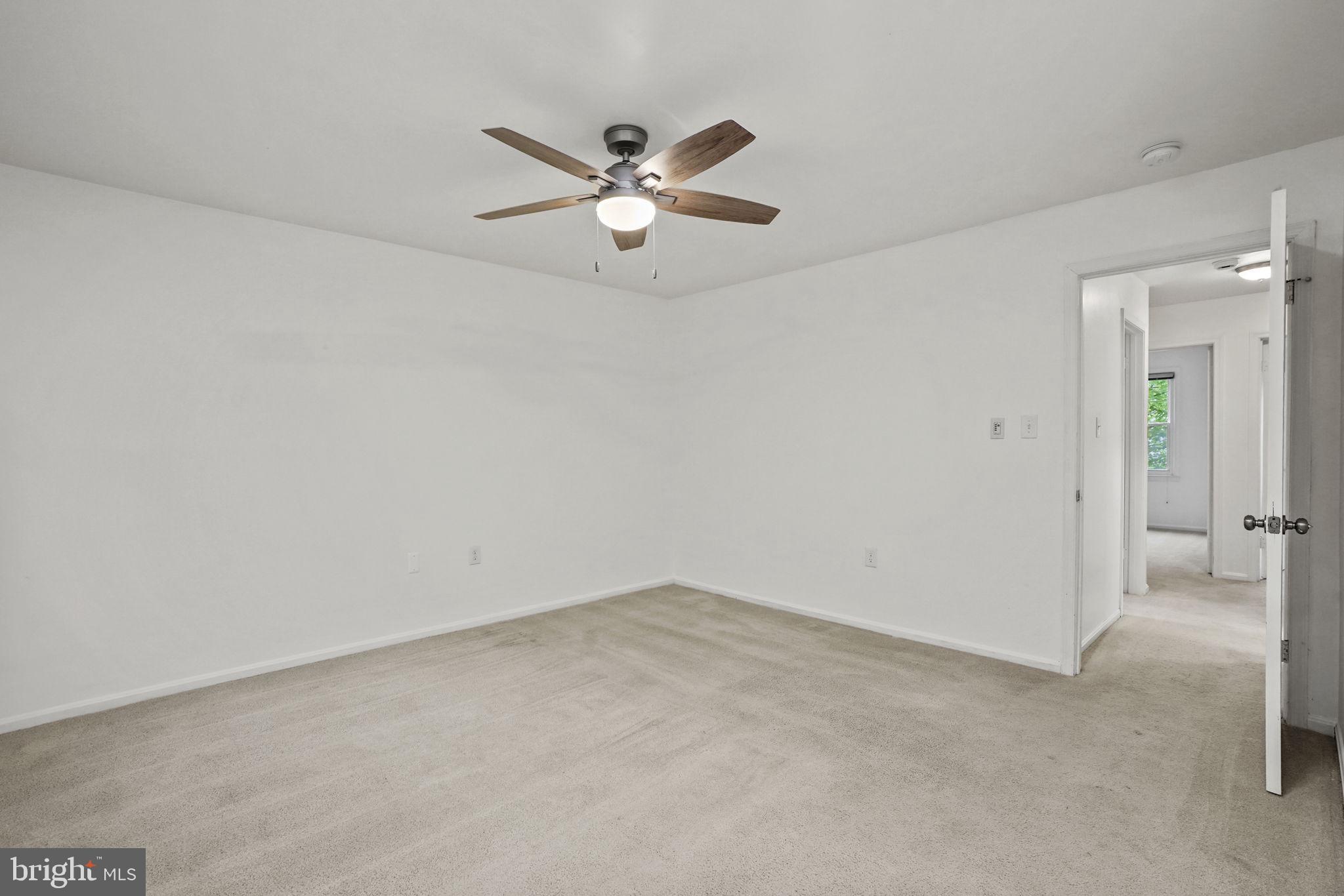 BURKE STATION SQUARE - Residential Lease