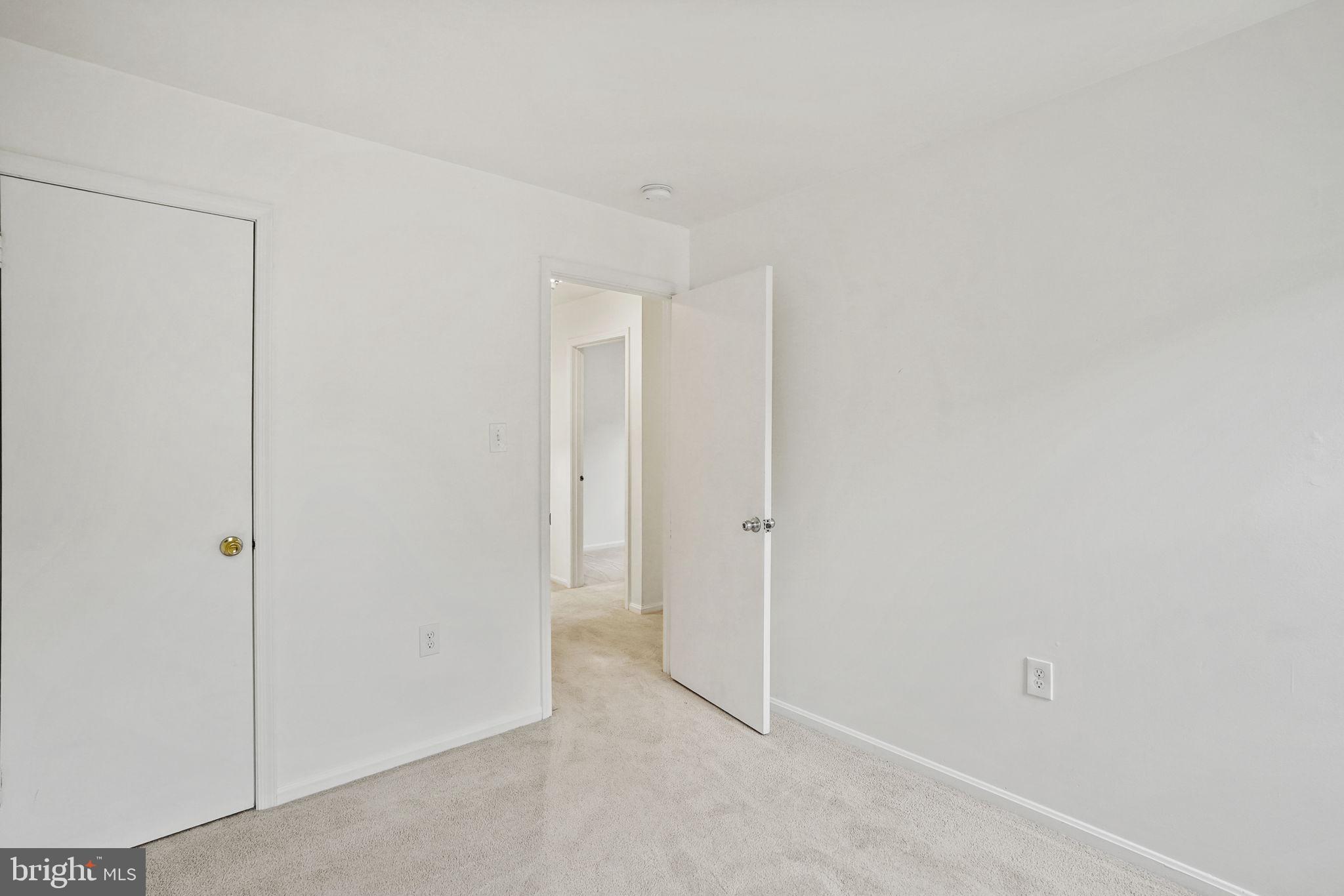 BURKE STATION SQUARE - Residential Lease