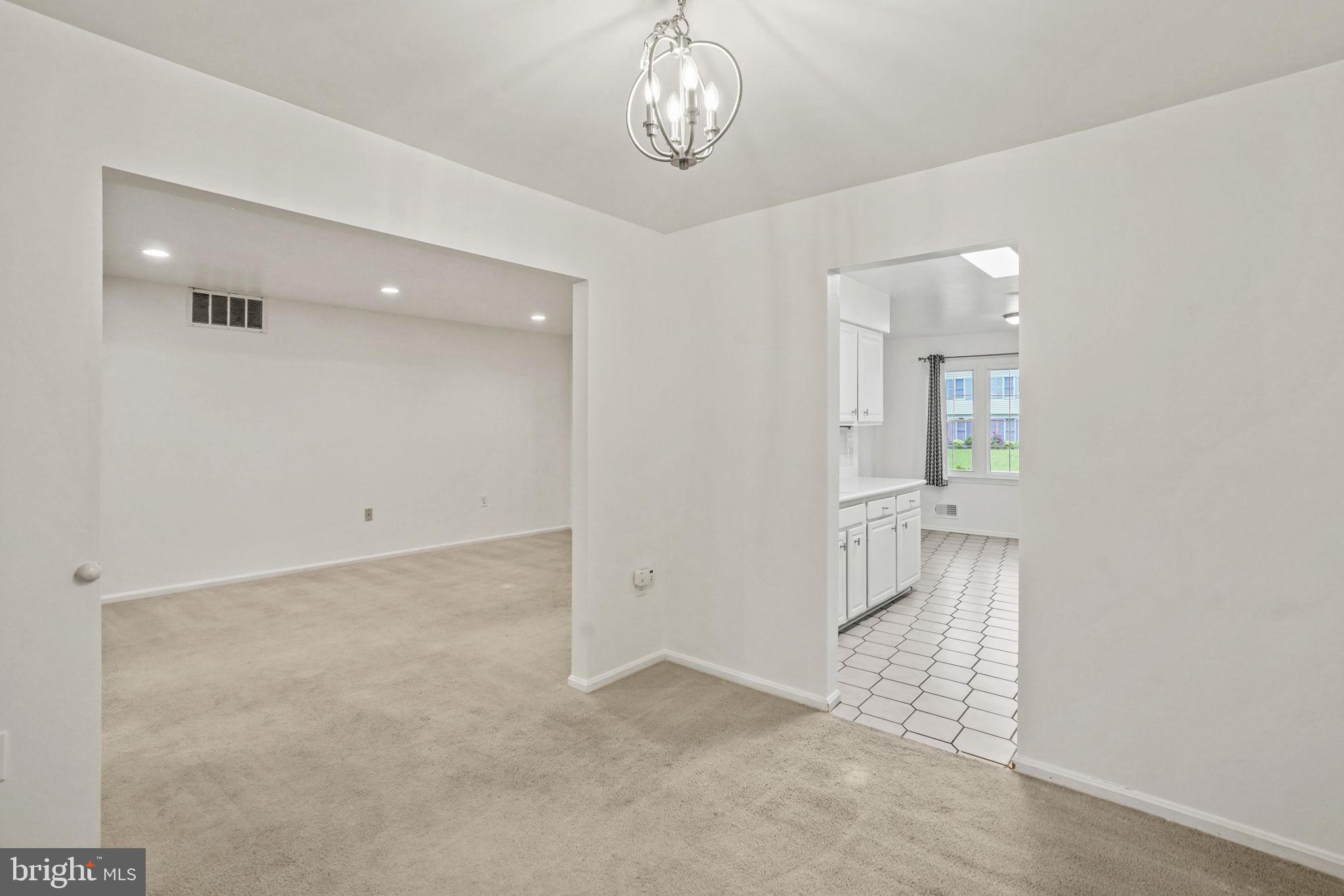 BURKE STATION SQUARE - Residential Lease