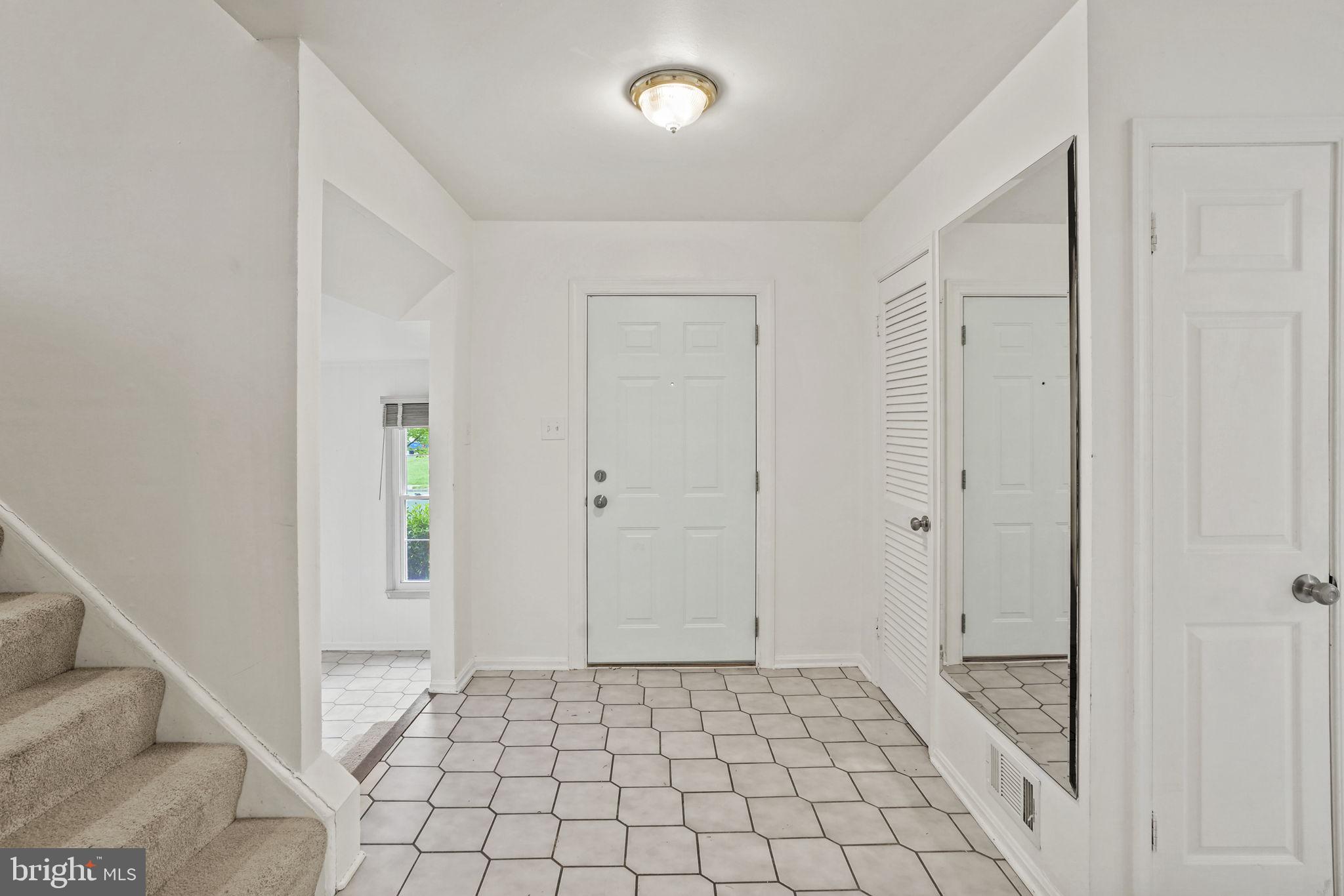 BURKE STATION SQUARE - Residential Lease