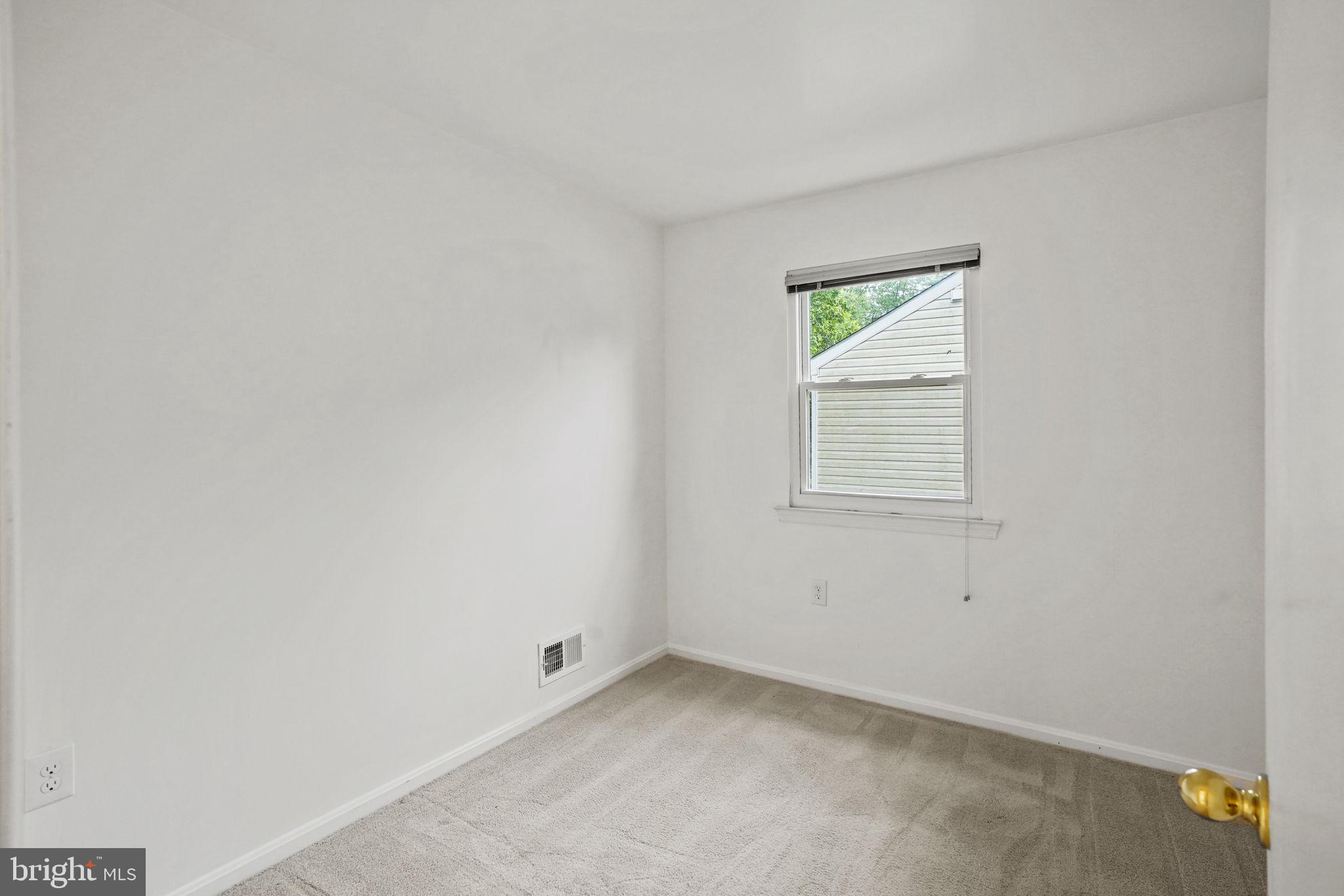 BURKE STATION SQUARE - Residential Lease