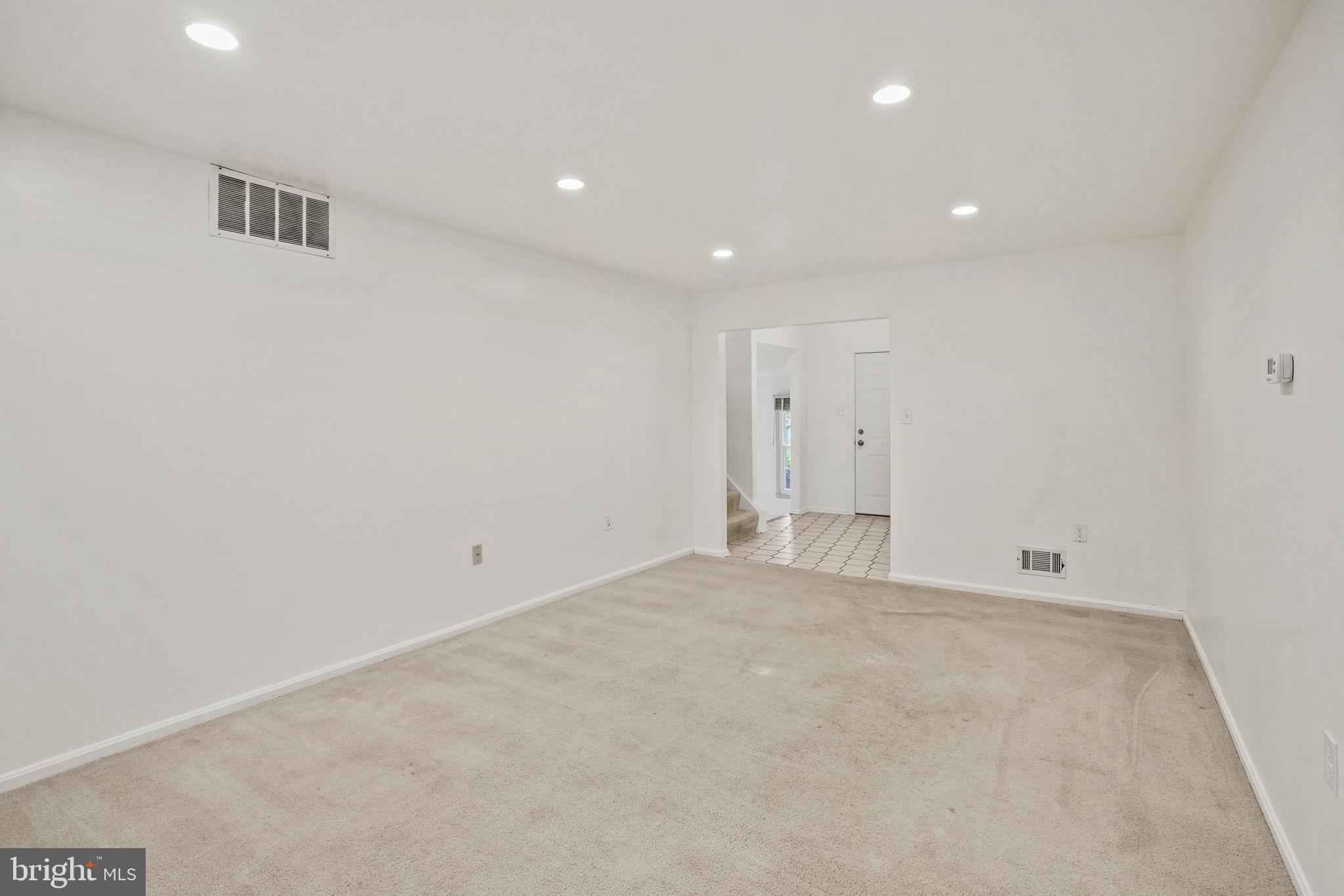 BURKE STATION SQUARE - Residential Lease