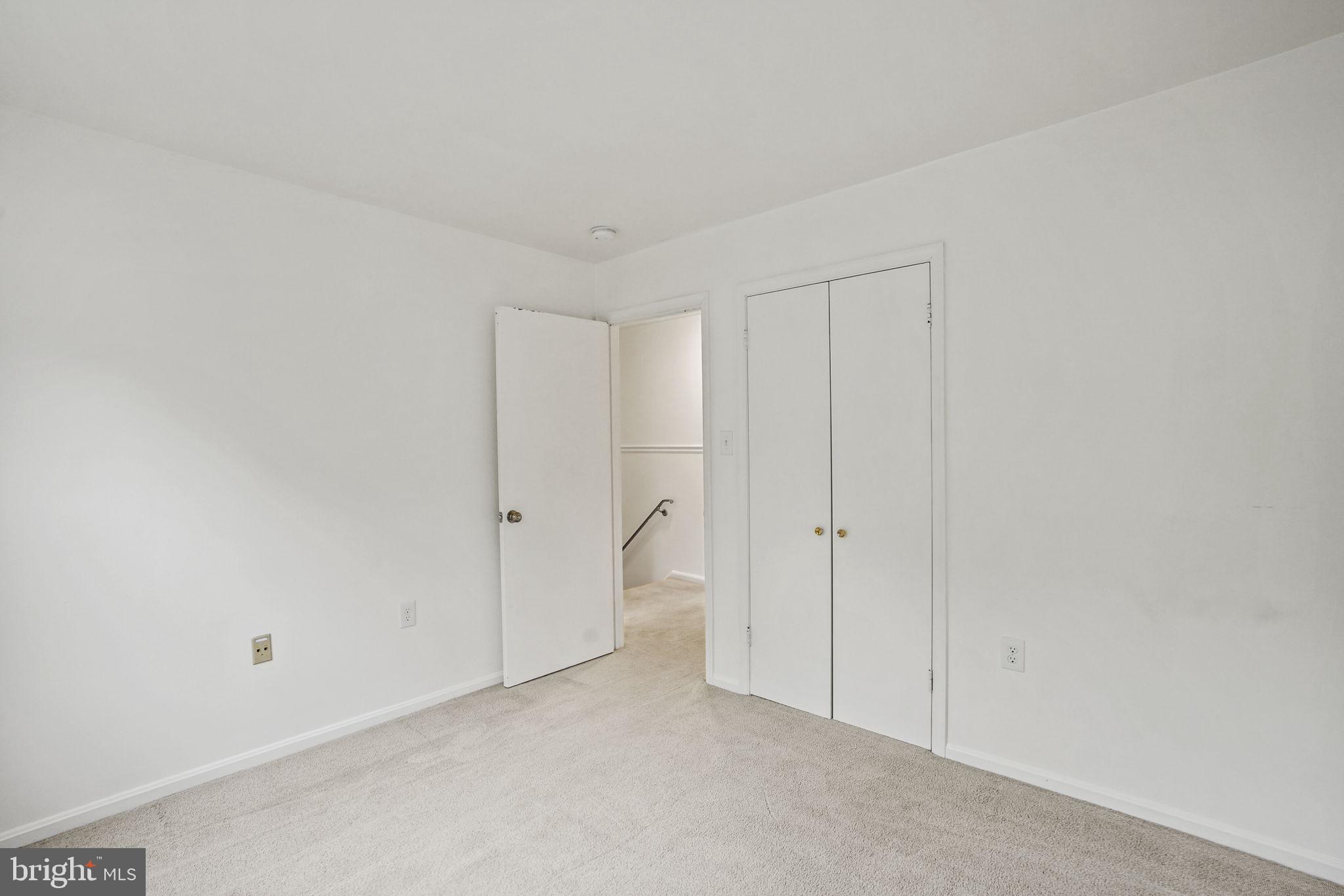 BURKE STATION SQUARE - Residential Lease