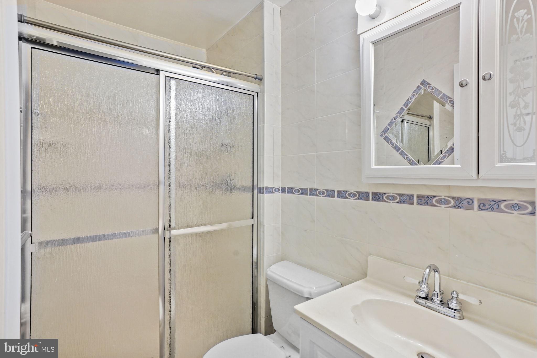 BURKE STATION SQUARE - Residential Lease