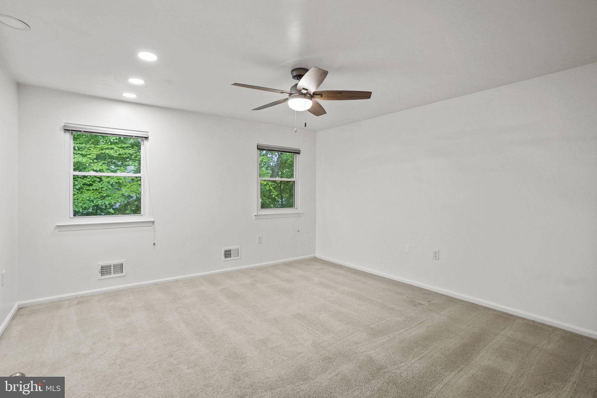 BURKE STATION SQUARE - Residential Lease