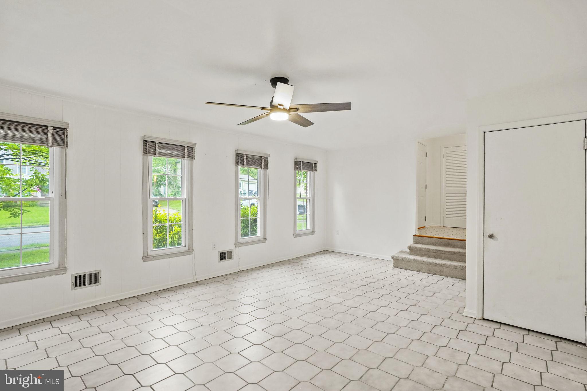 BURKE STATION SQUARE - Residential Lease