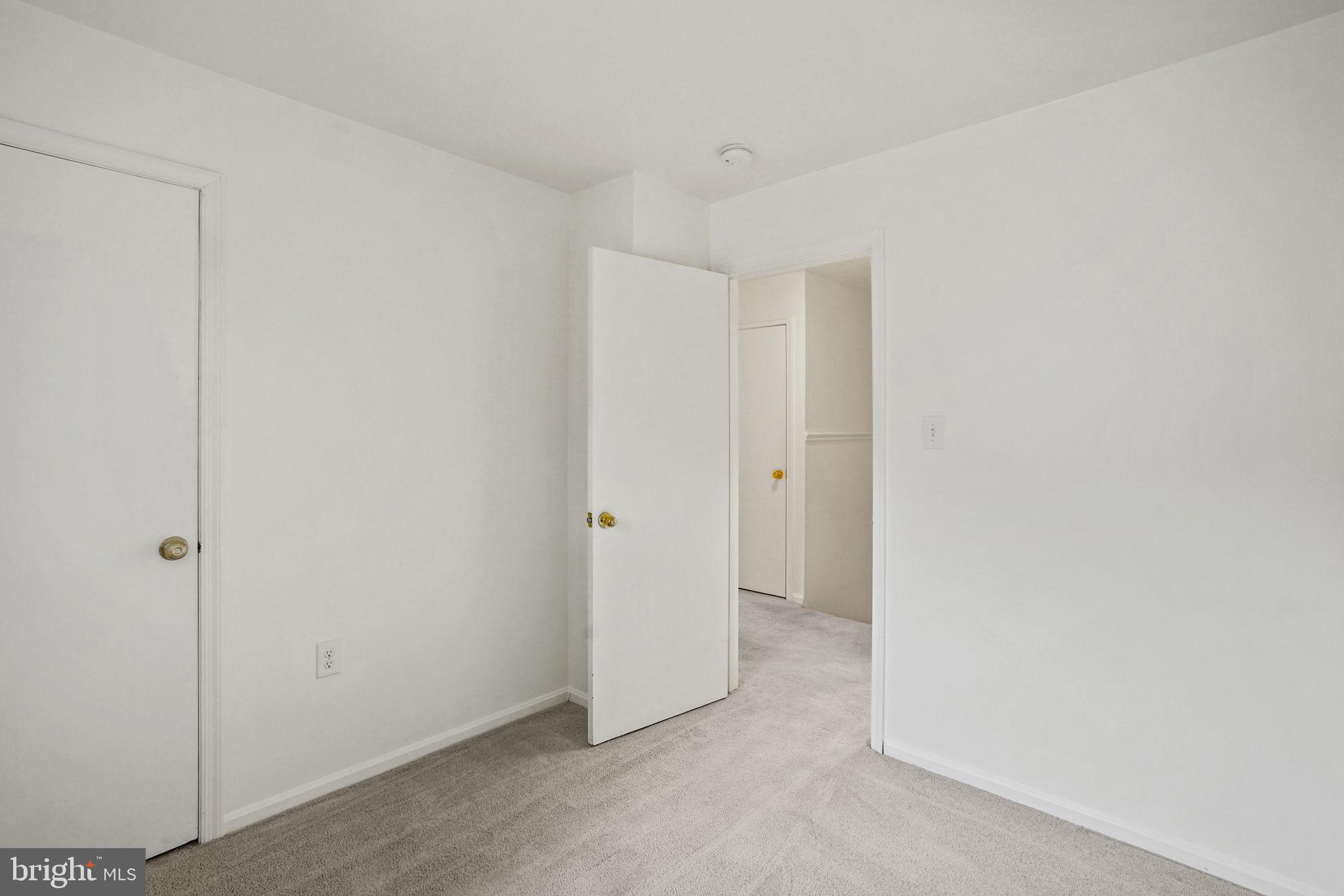 BURKE STATION SQUARE - Residential Lease