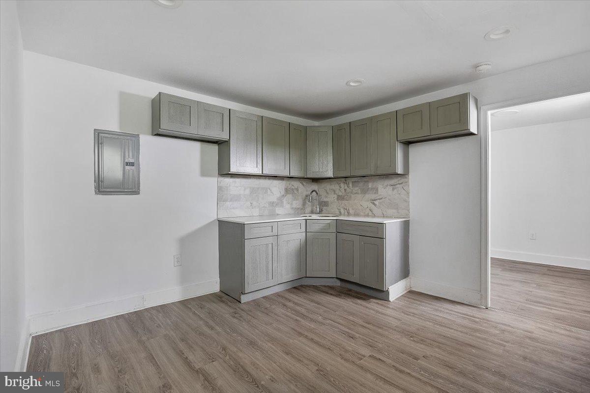 STRAWBERRY MANSION - Residential