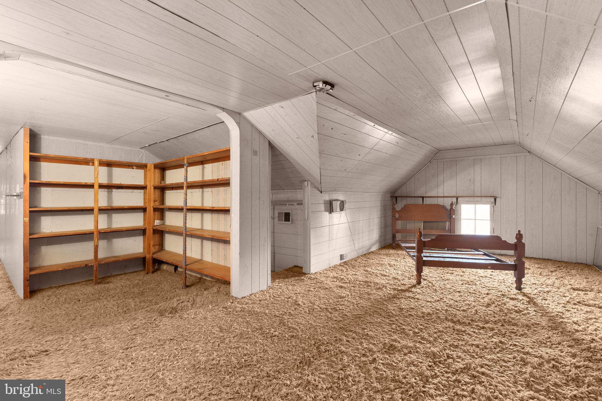 TEN HILLS - Residential