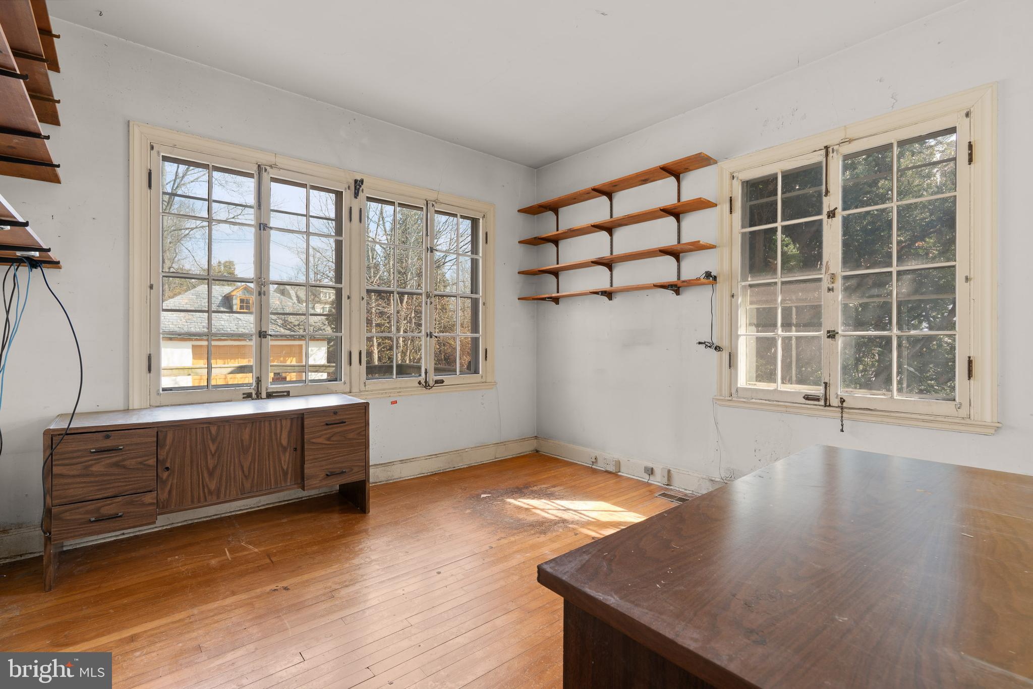 TEN HILLS - Residential