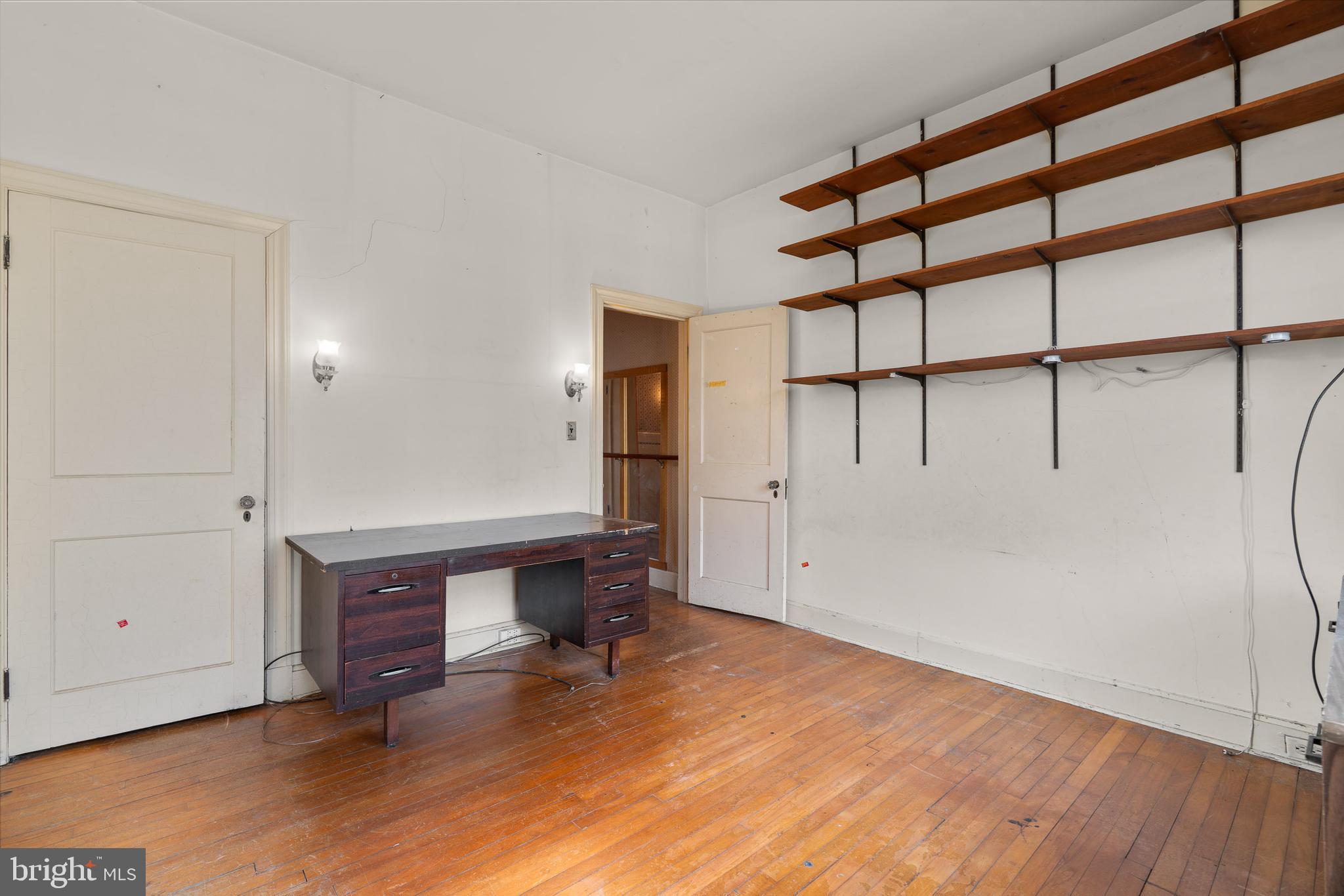 TEN HILLS - Residential