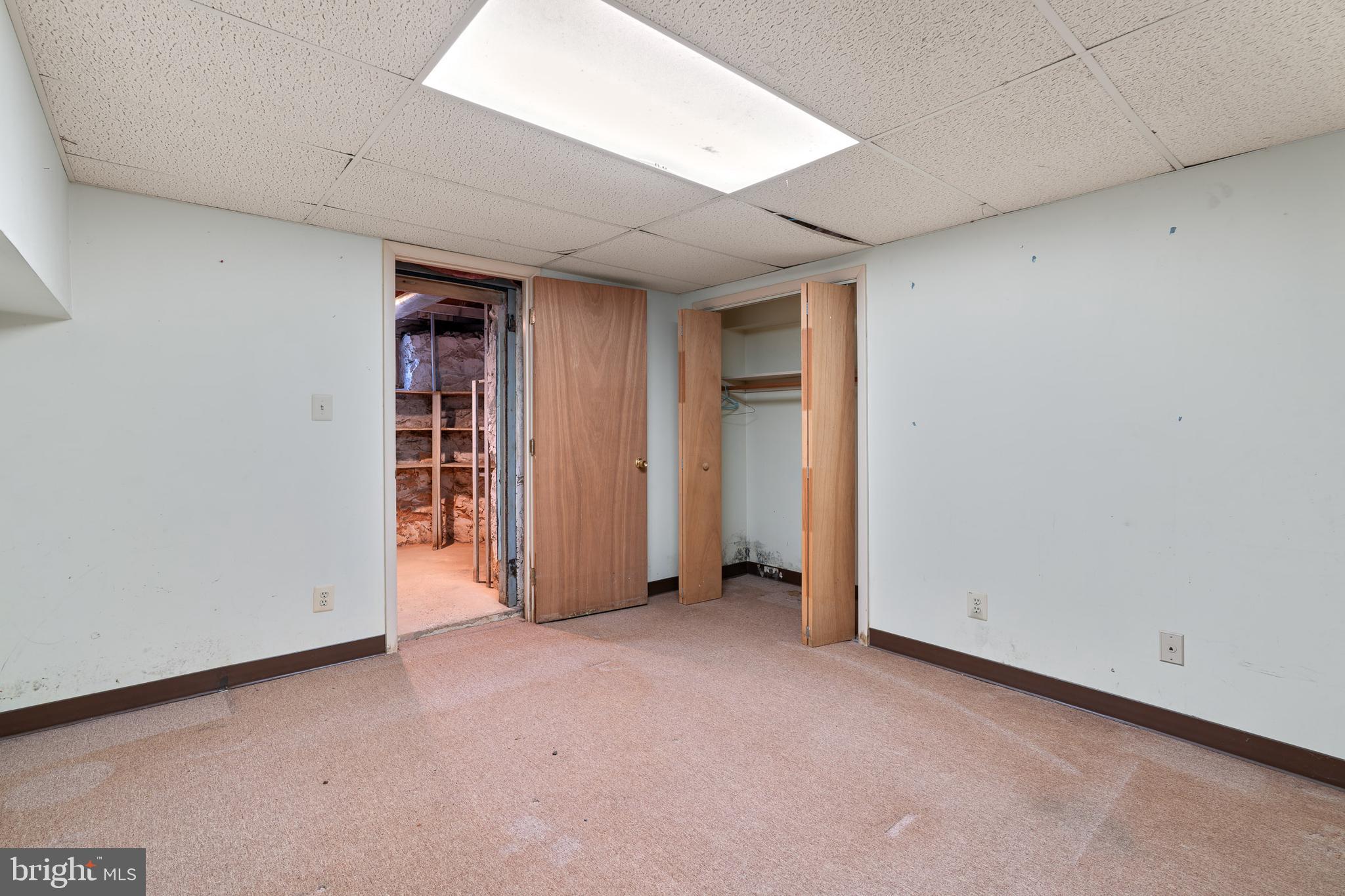 TEN HILLS - Residential