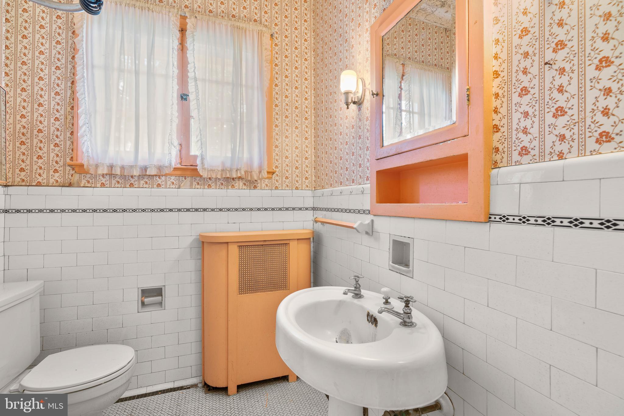 TEN HILLS - Residential