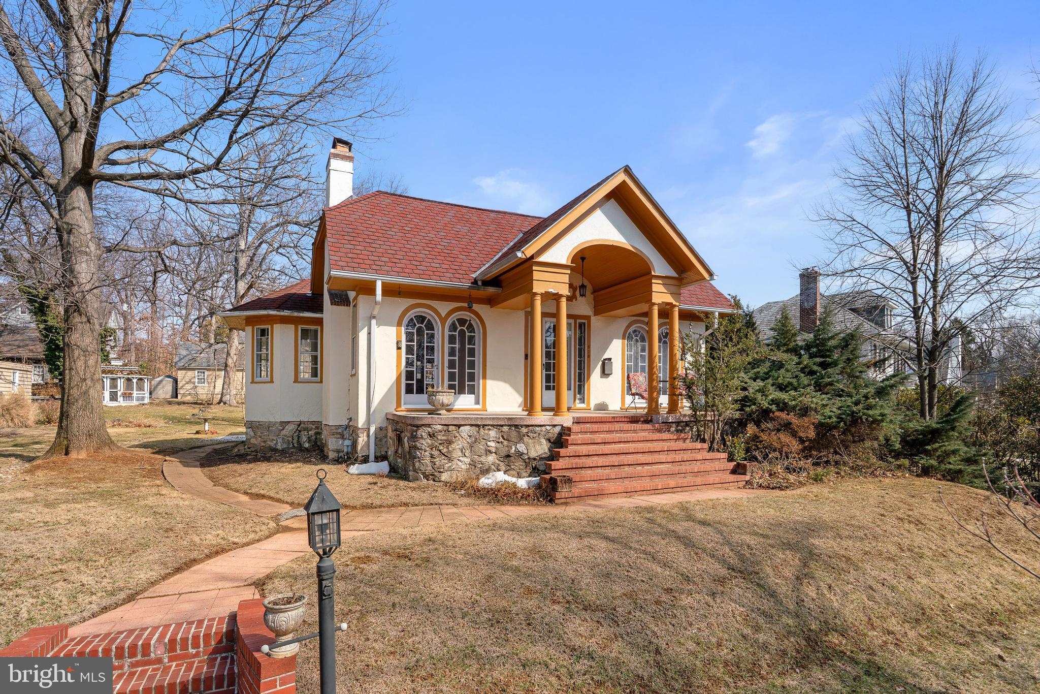 TEN HILLS - Residential