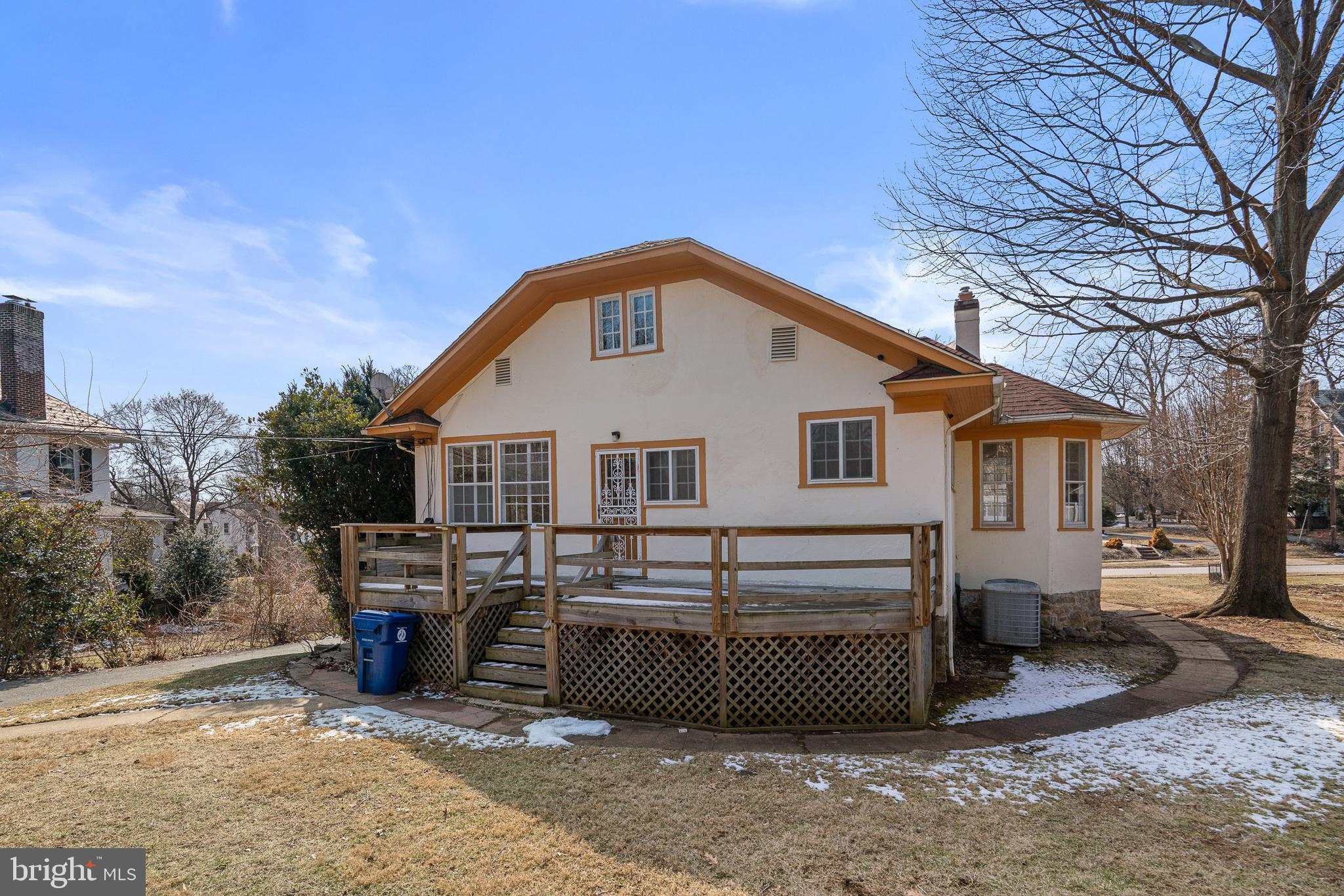 TEN HILLS - Residential