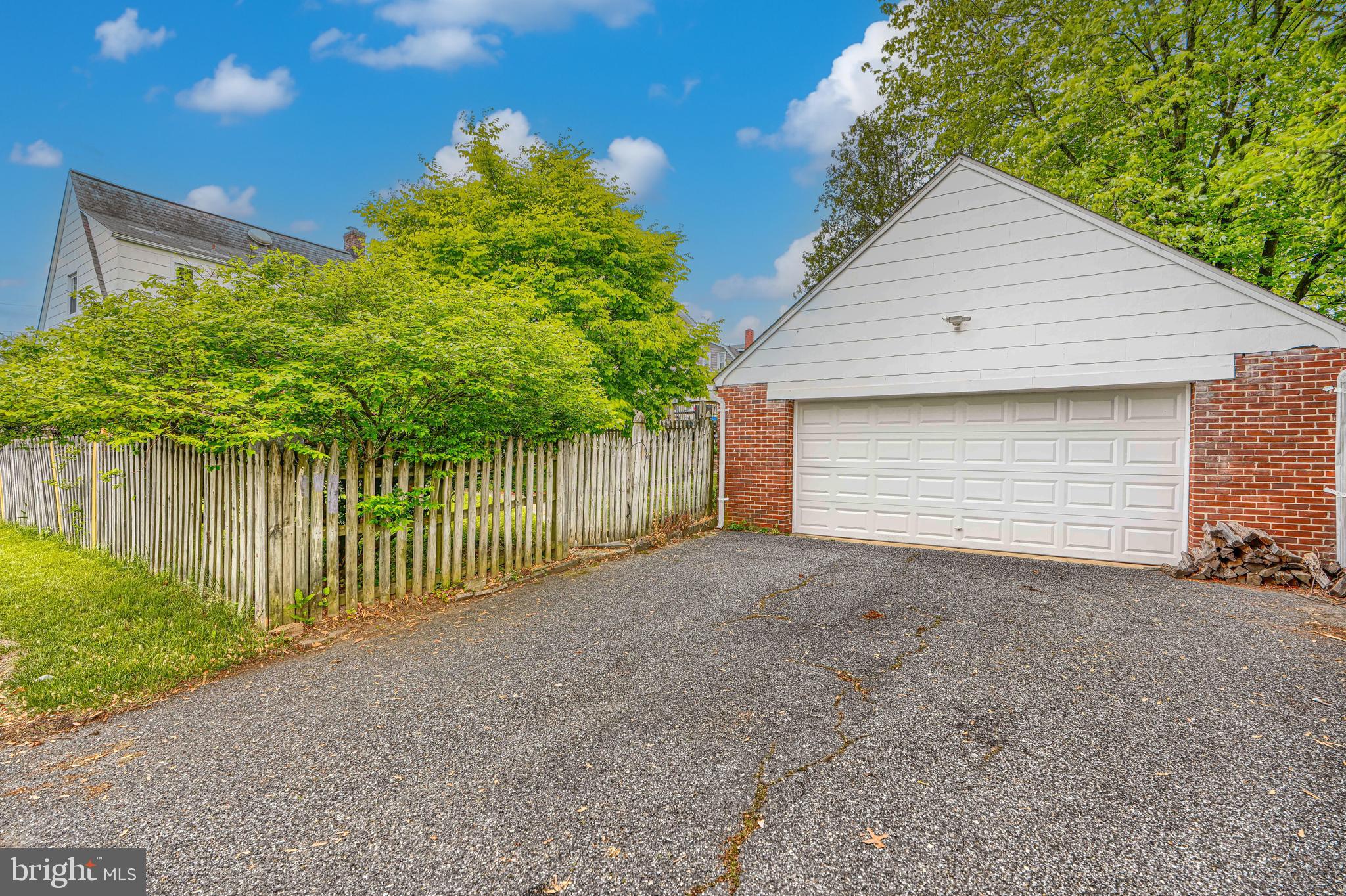 OAKCREST - Residential