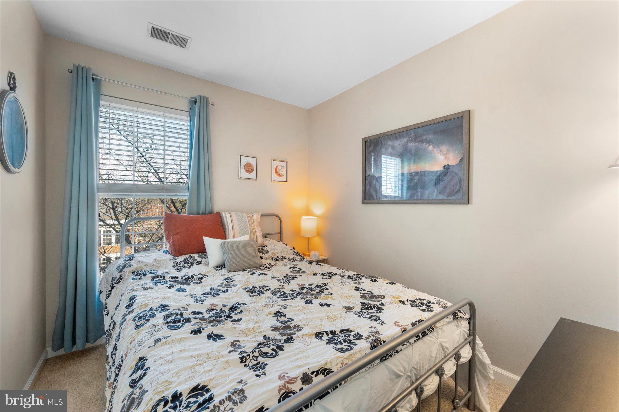 STRATFORD - Residential