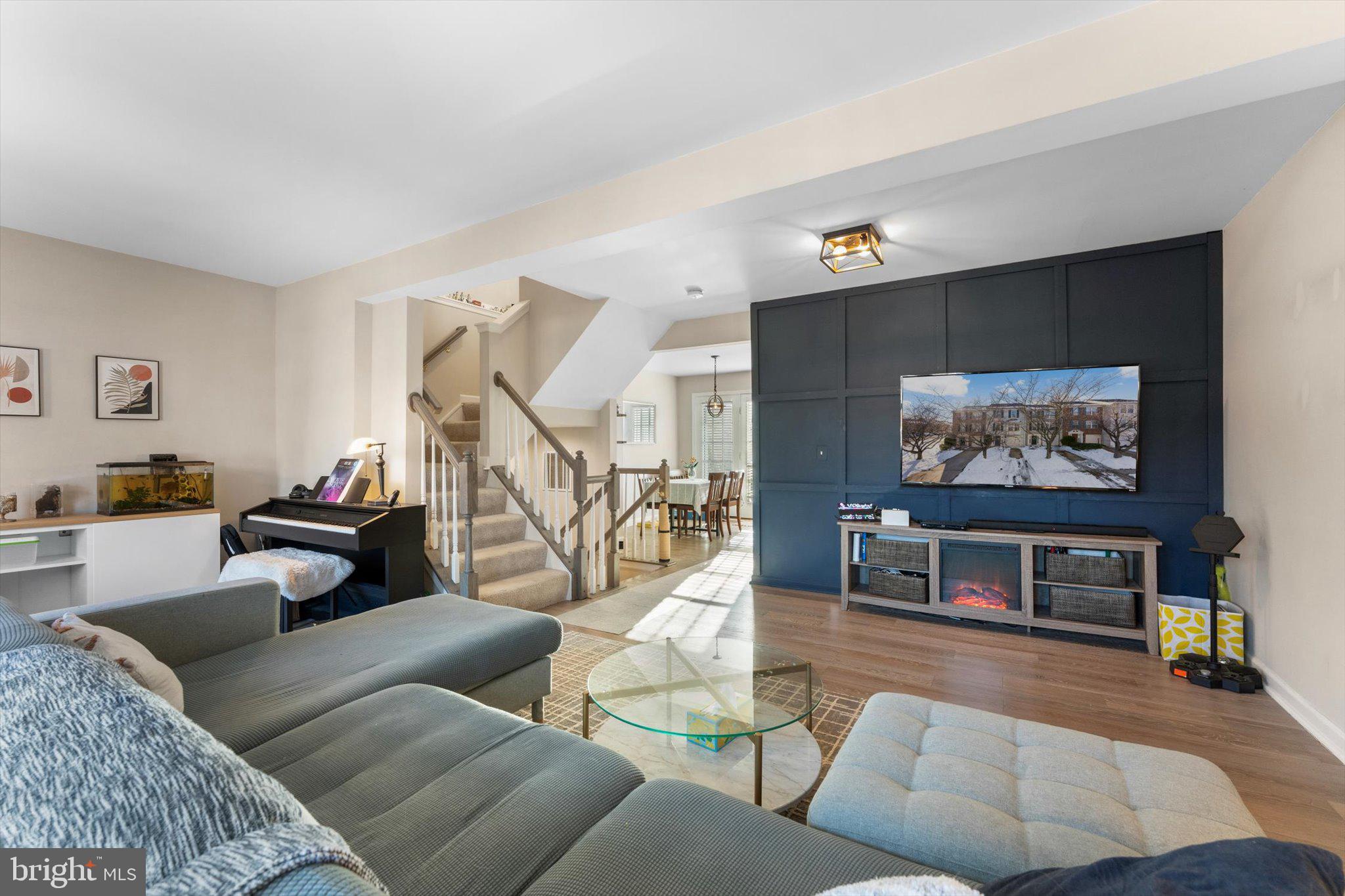 STRATFORD - Residential