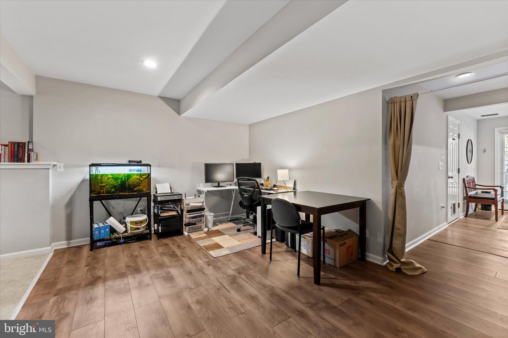 STRATFORD - Residential