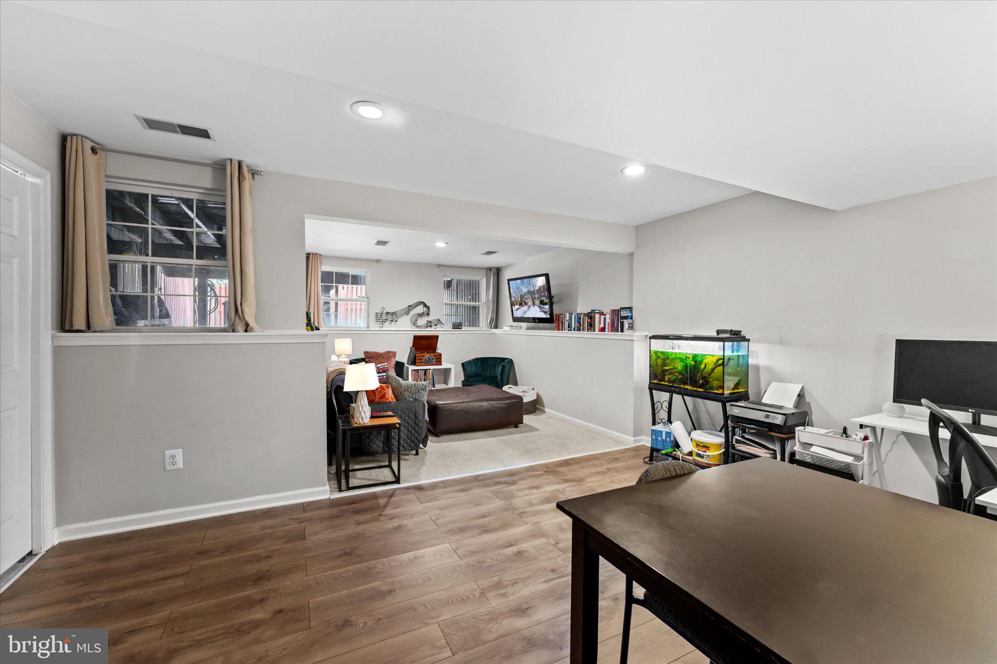 STRATFORD - Residential