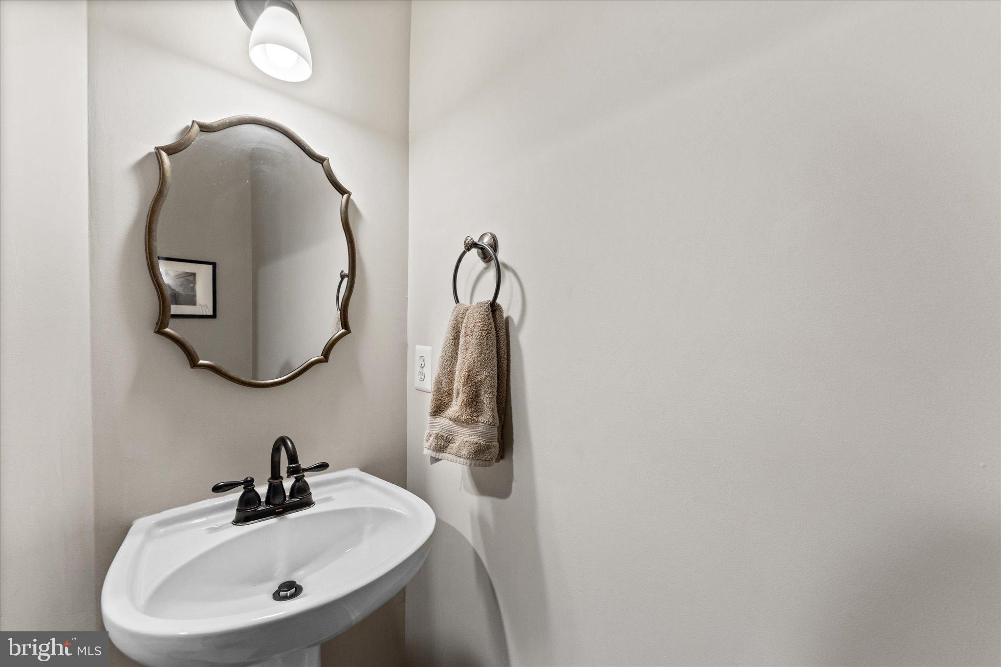 STRATFORD - Residential