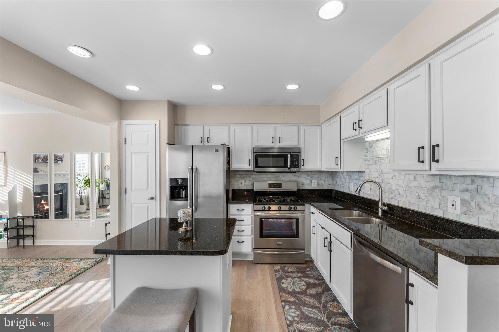 STRATFORD - Residential