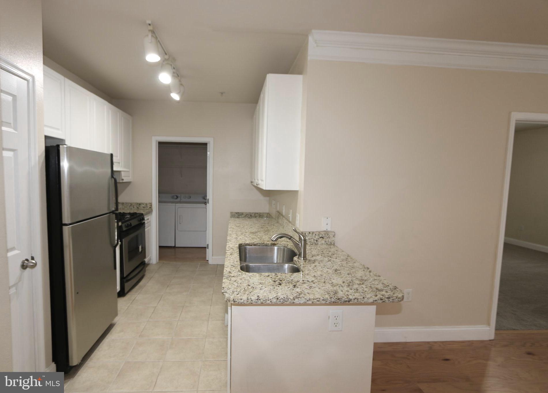 FITZ AT ROCKVILLE TOWN C - Residential Lease