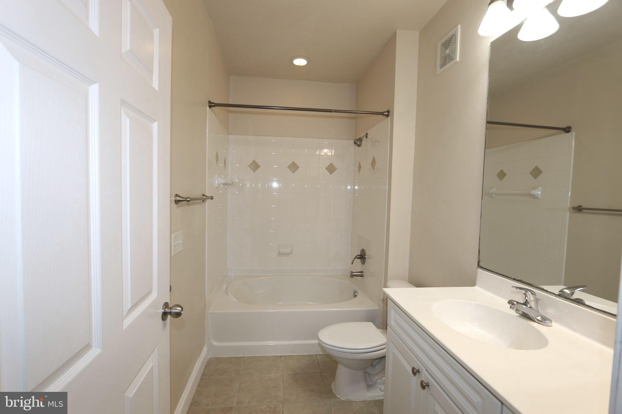 FITZ AT ROCKVILLE TOWN C - Residential Lease