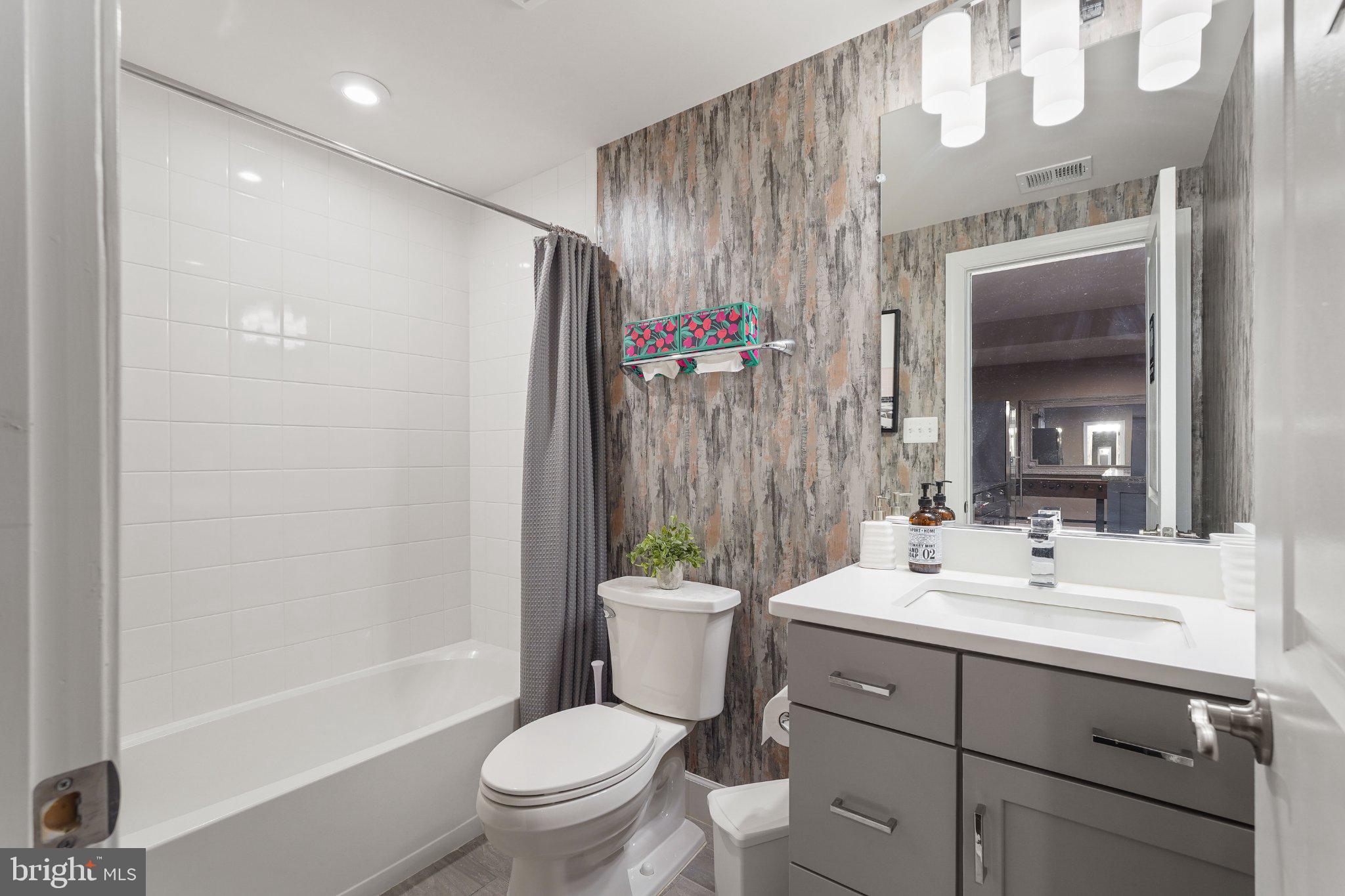 MARLBORO RIDING-PLAT 1> - Residential