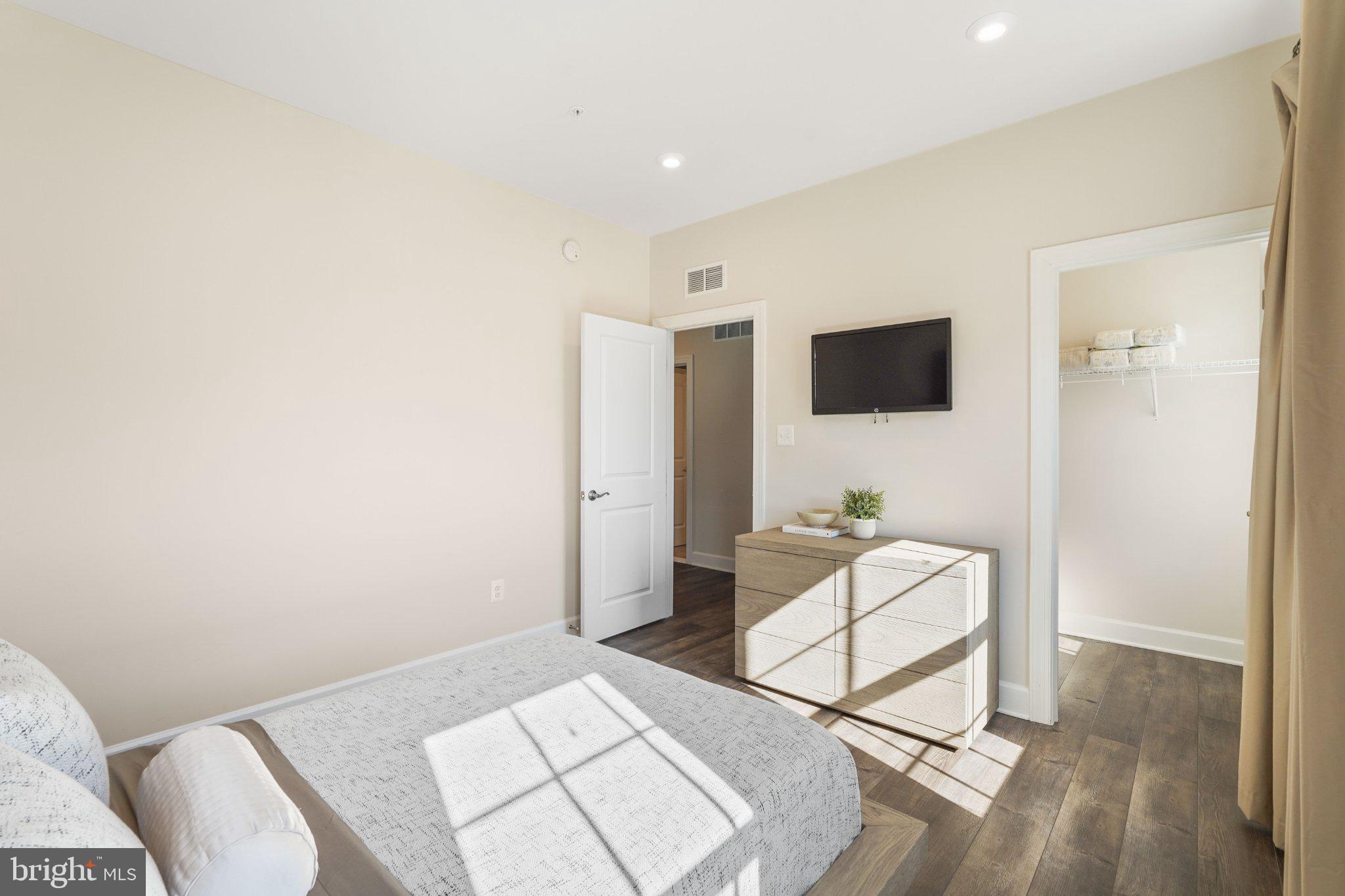 MARLBORO RIDING-PLAT 1> - Residential