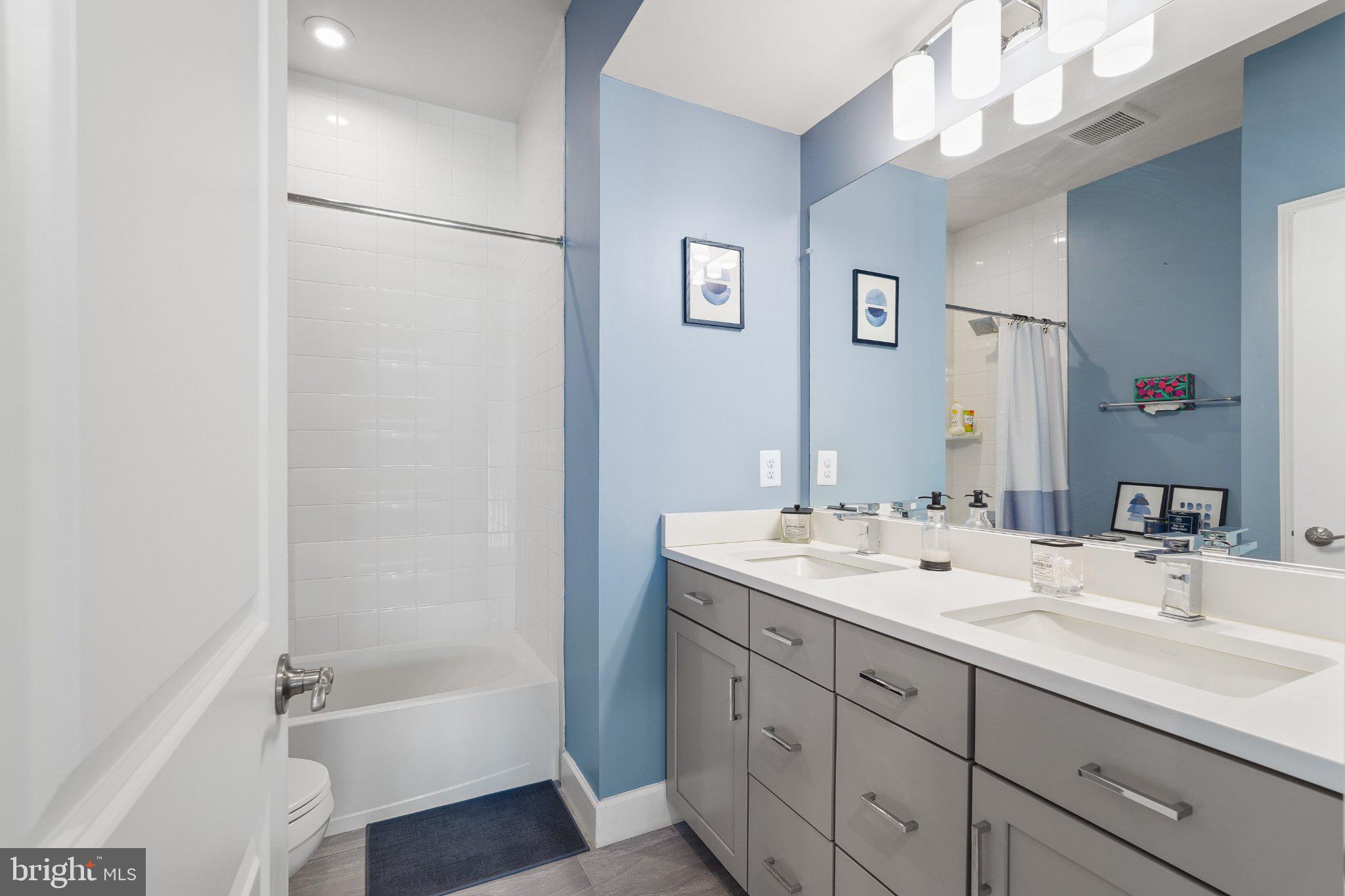 MARLBORO RIDING-PLAT 1> - Residential