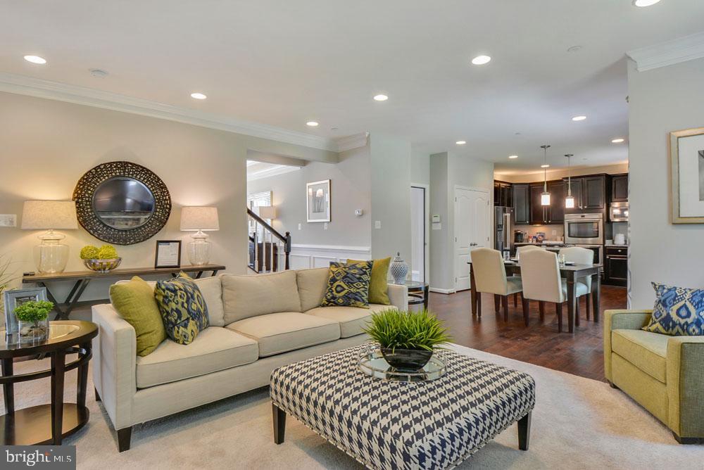 DAMASCUS OUTSIDE - Residential