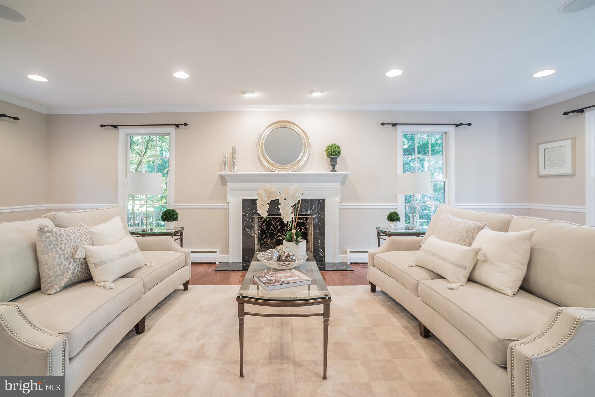 RADNOR HUNT - Residential