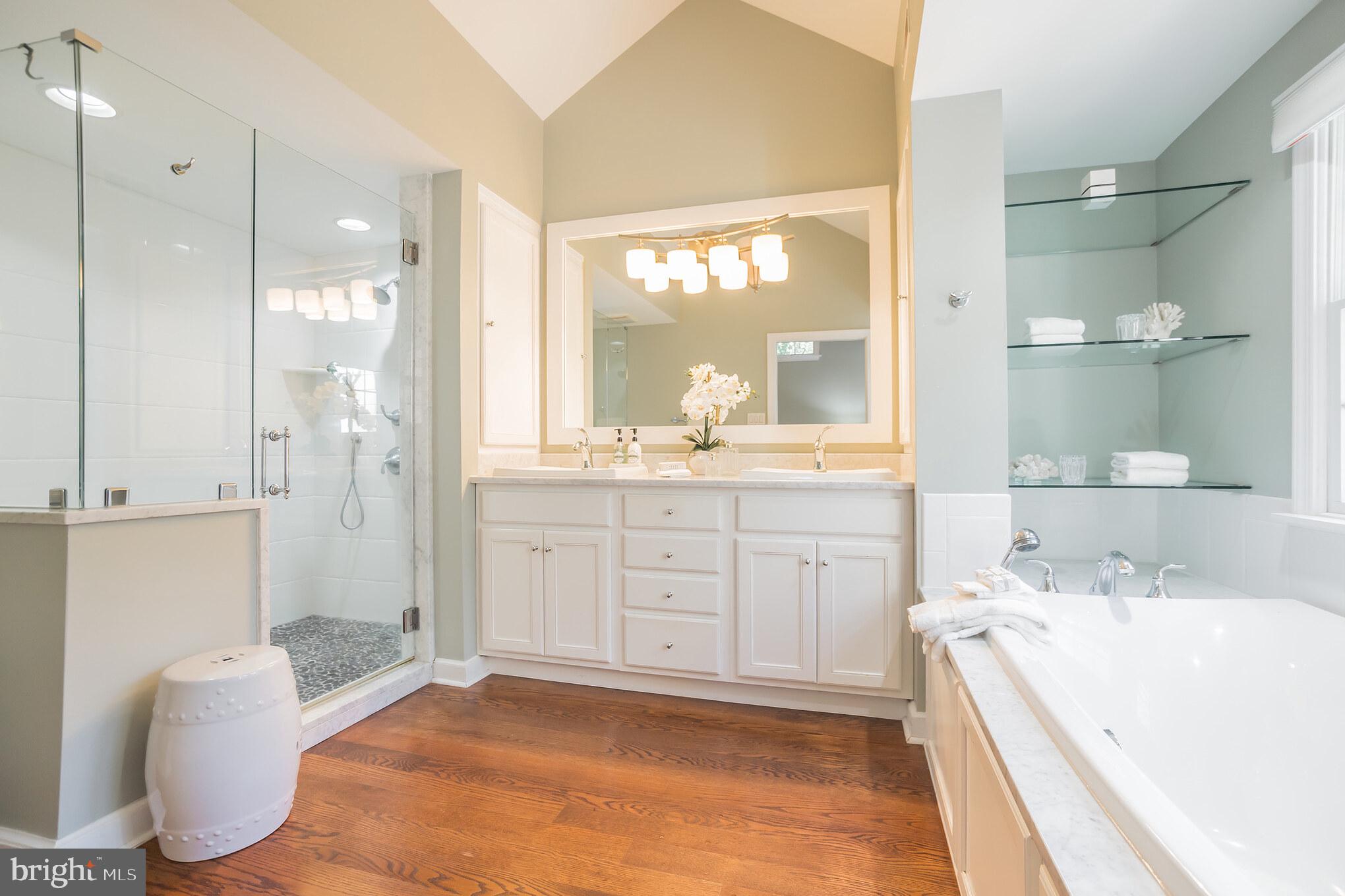 RADNOR HUNT - Residential